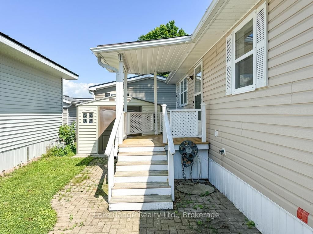 8 Cherokee Lane E, Ashfield-Colborne-Wawanosh, ON N7A 3Y2 photo 4