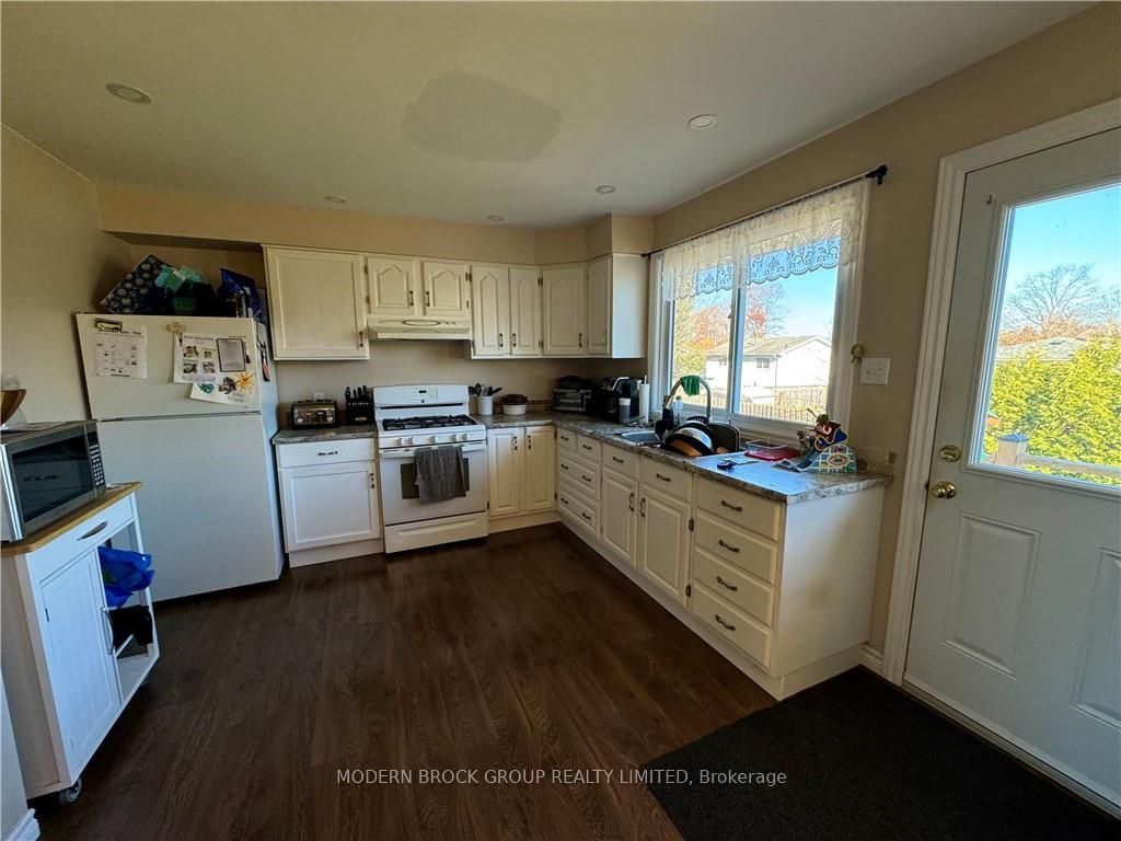 784 COMSTOCK Crescent, Brockville, ON K6V 6E1 photo 4