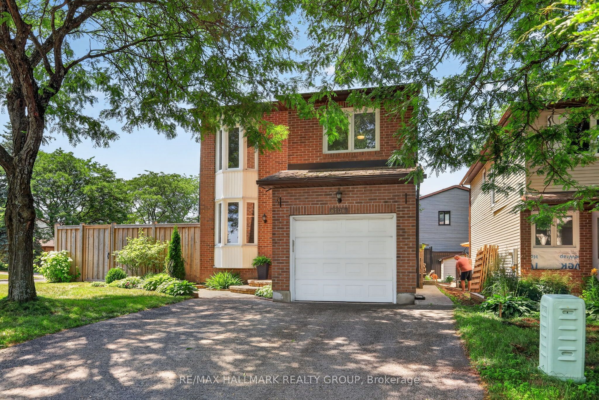 6106 Meadowhill Crescent, Orleans - Convent Glen and Area, ON K1C 5R7
