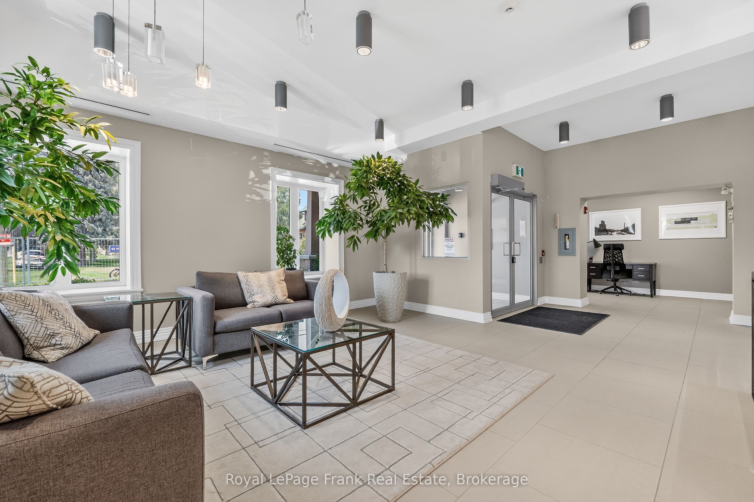 25 King Street 103, Kawartha Lakes, ON K9V 1C7 photo 4