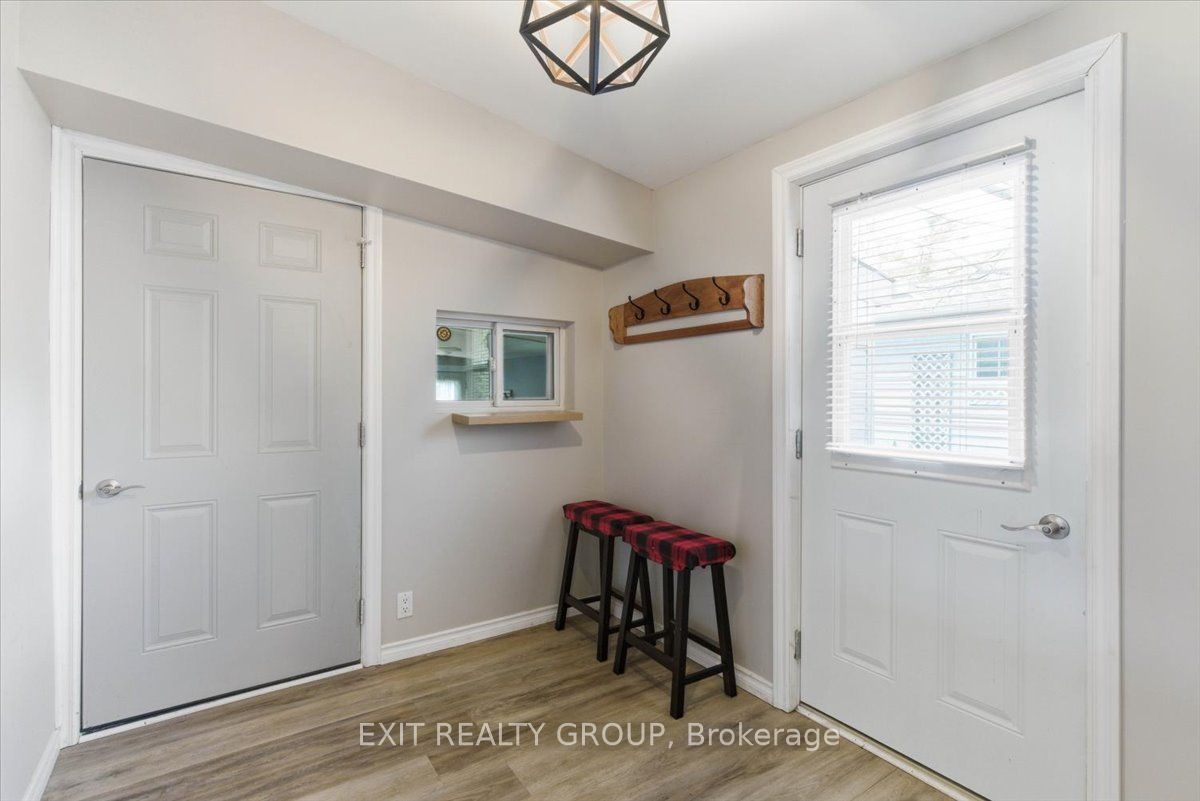 22 Linden Boulevard, Quinte West, ON K8N 4Z3 photo 5