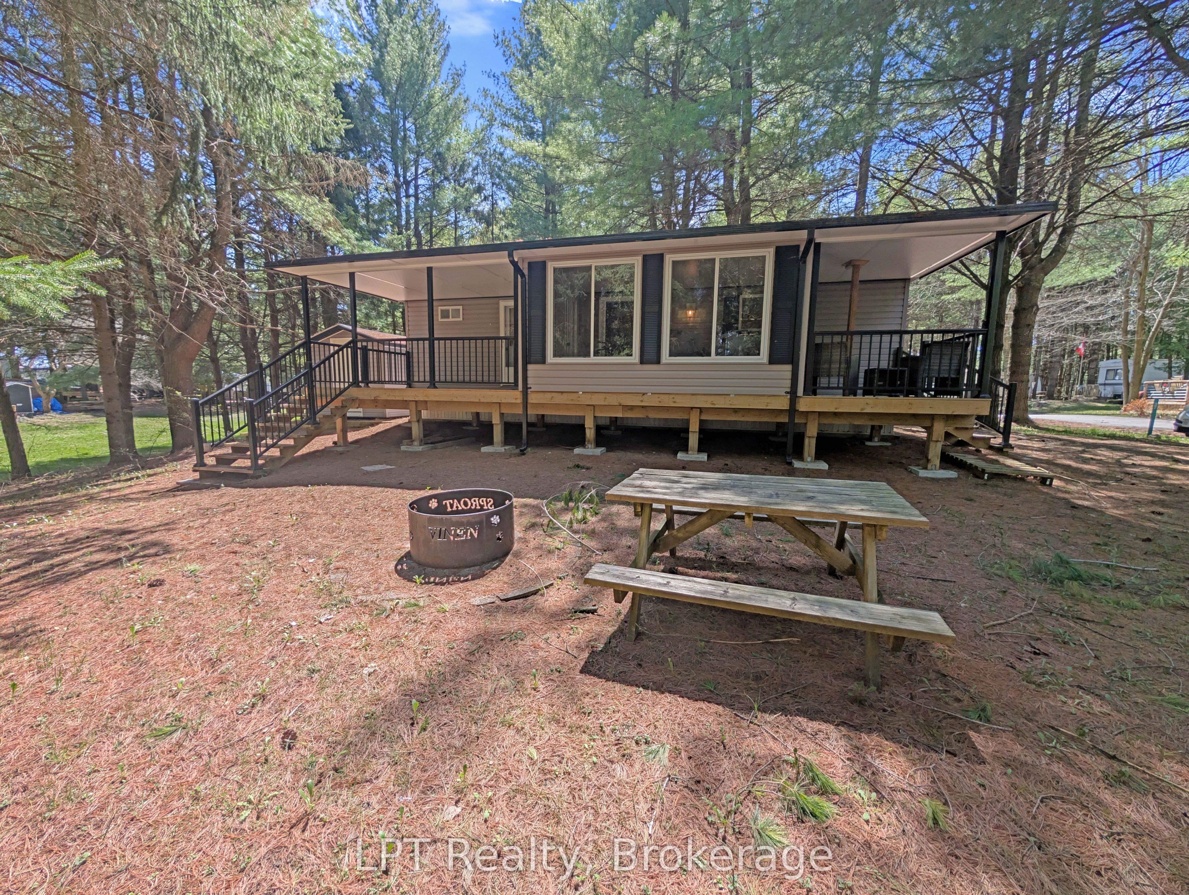 13 Southline Avenue P27, Huron-Kinloss, ON N0G 2B0 photo 2