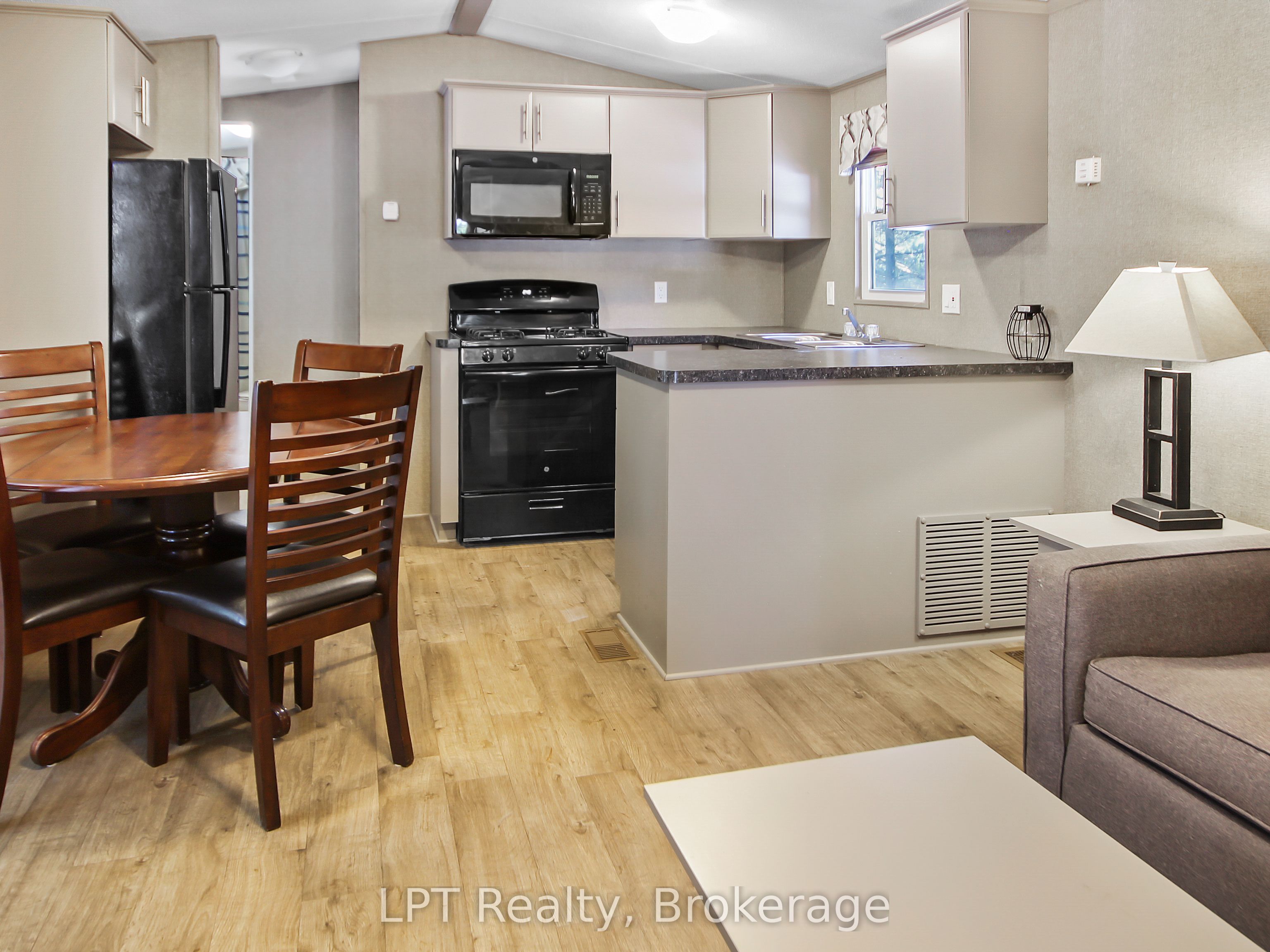 13 Southline Avenue P27, Huron-Kinloss, ON N0G 2B0 photo 4