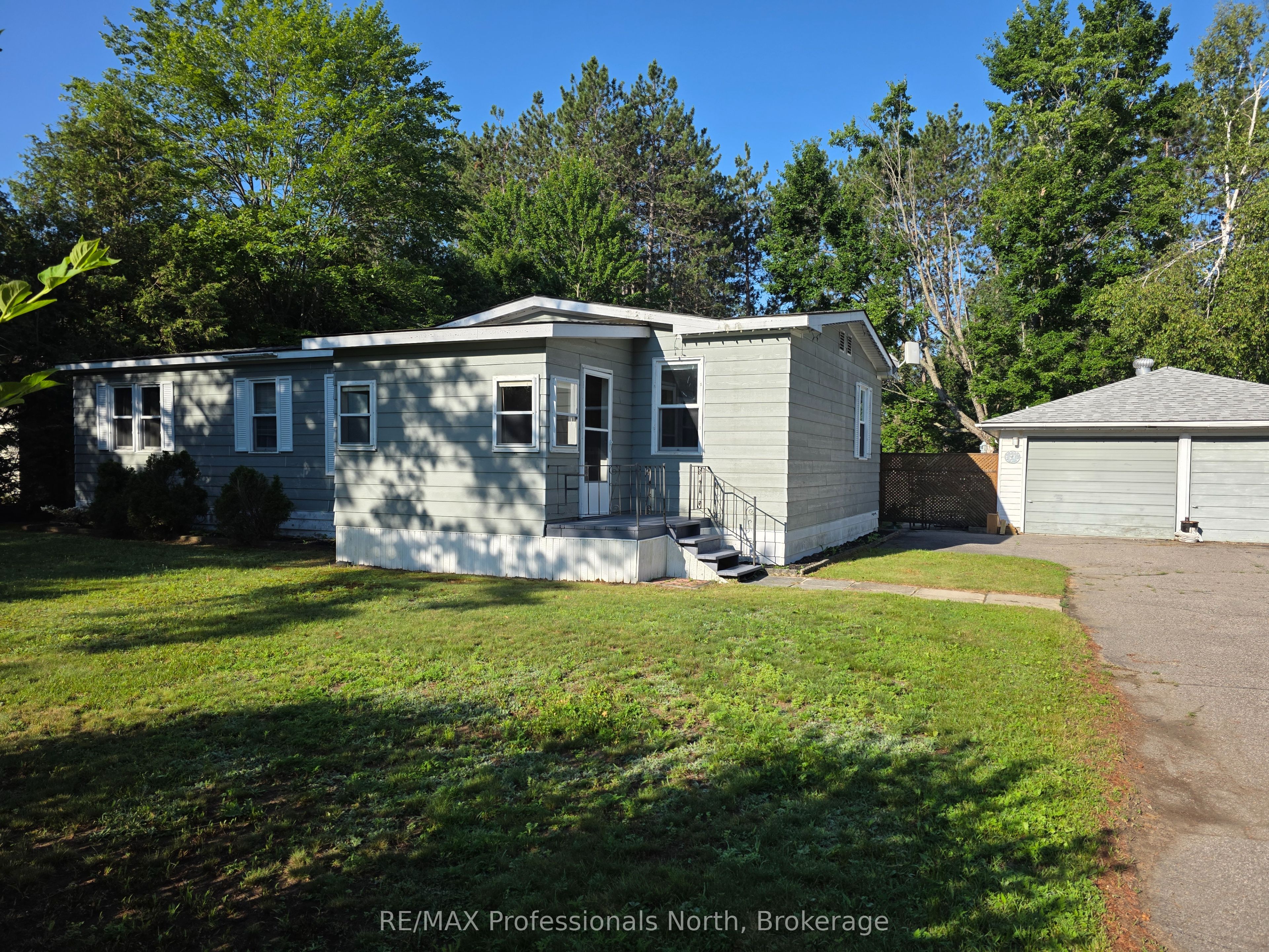 1024 Lutterworth Pines Road, Minden Hills, ON K0M 2K0 photo 3