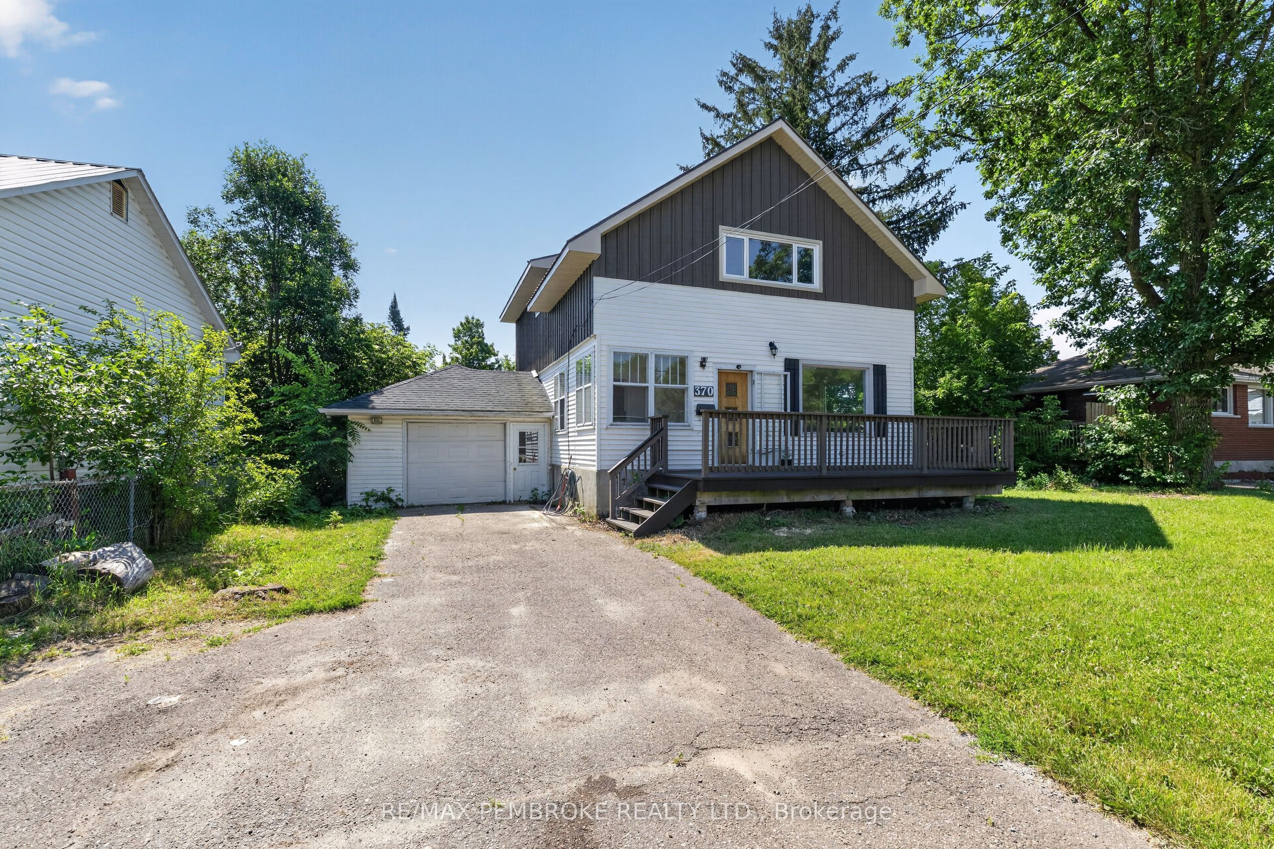 370 Carmody Street, Pembroke, ON K8A 4G2 photo 3