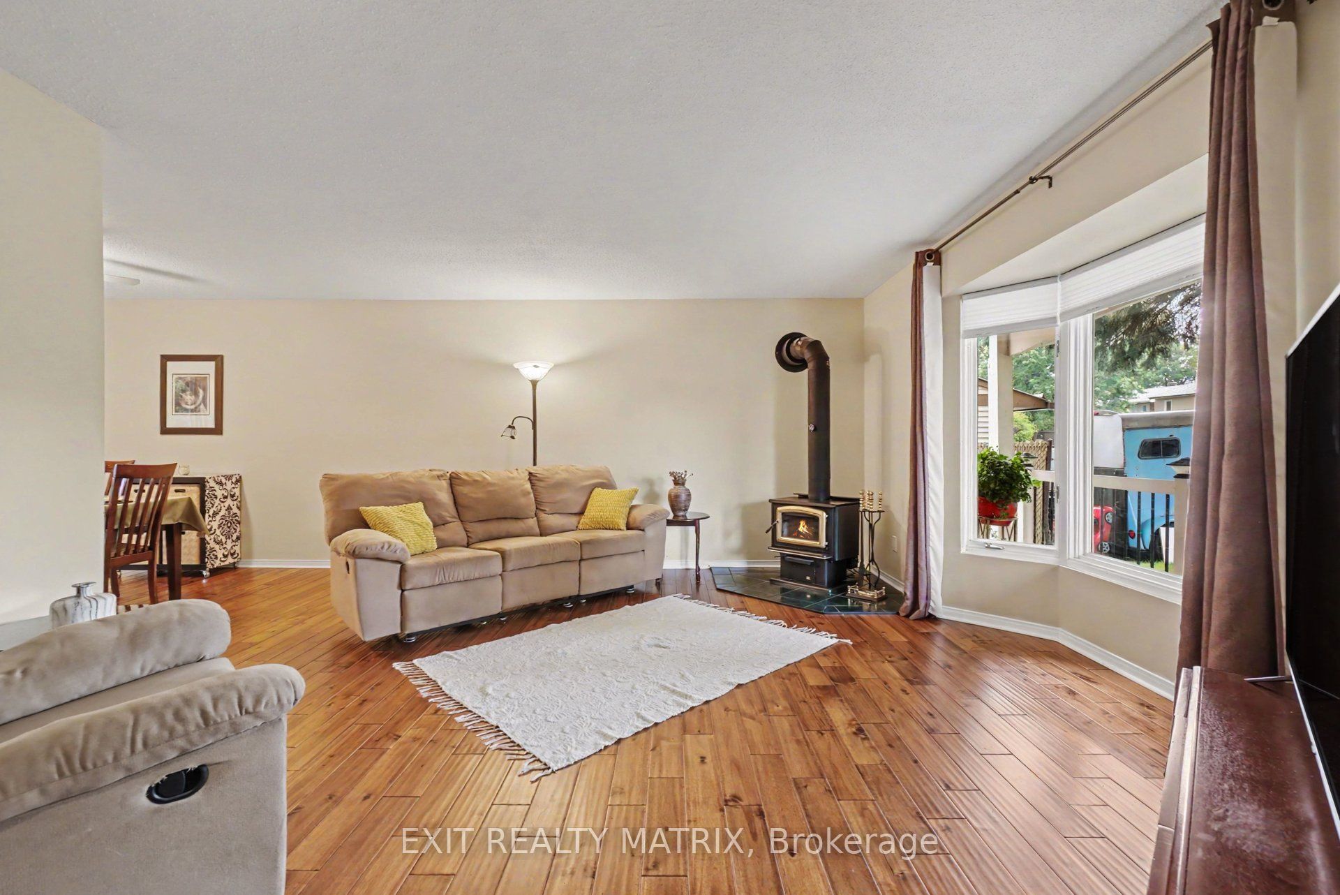 30 Bartley Crescent, Barrhaven, ON K2J 2J7 photo 3