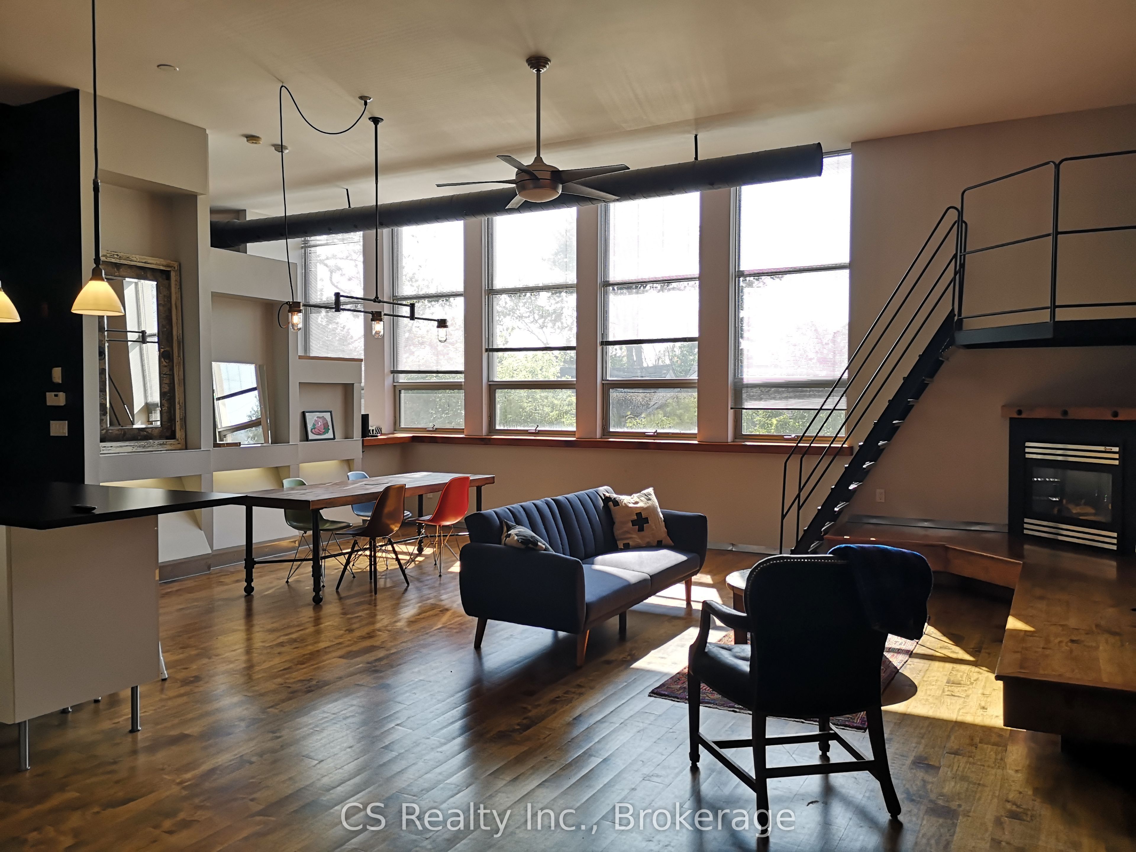 357 Hunter Street W 23, Hamilton, ON L8P 1S6