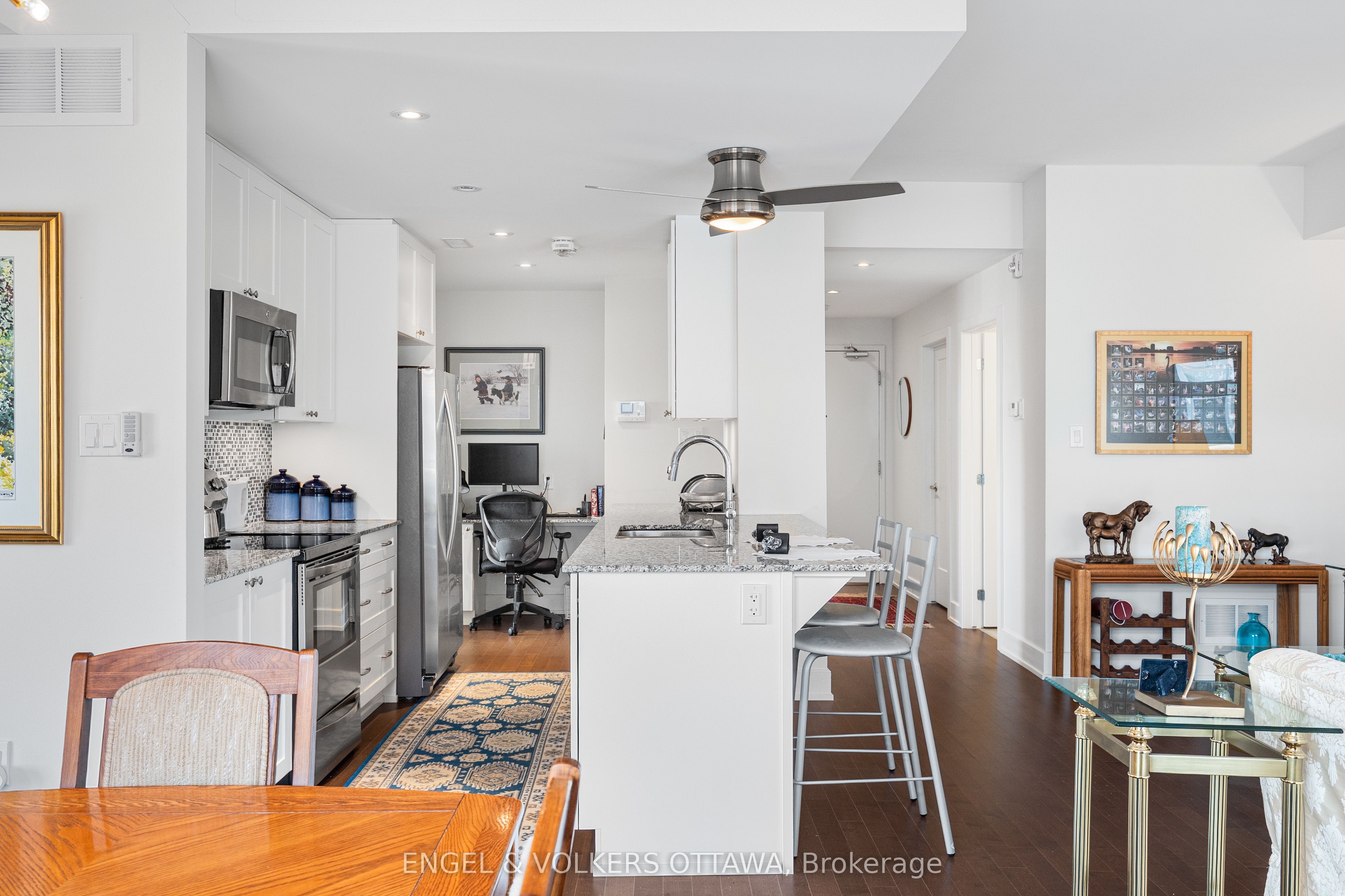 355 Elizabeth Cosgrove Private 304, Orleans - Convent Glen and Area, ON K1W 0K6 photo 5
