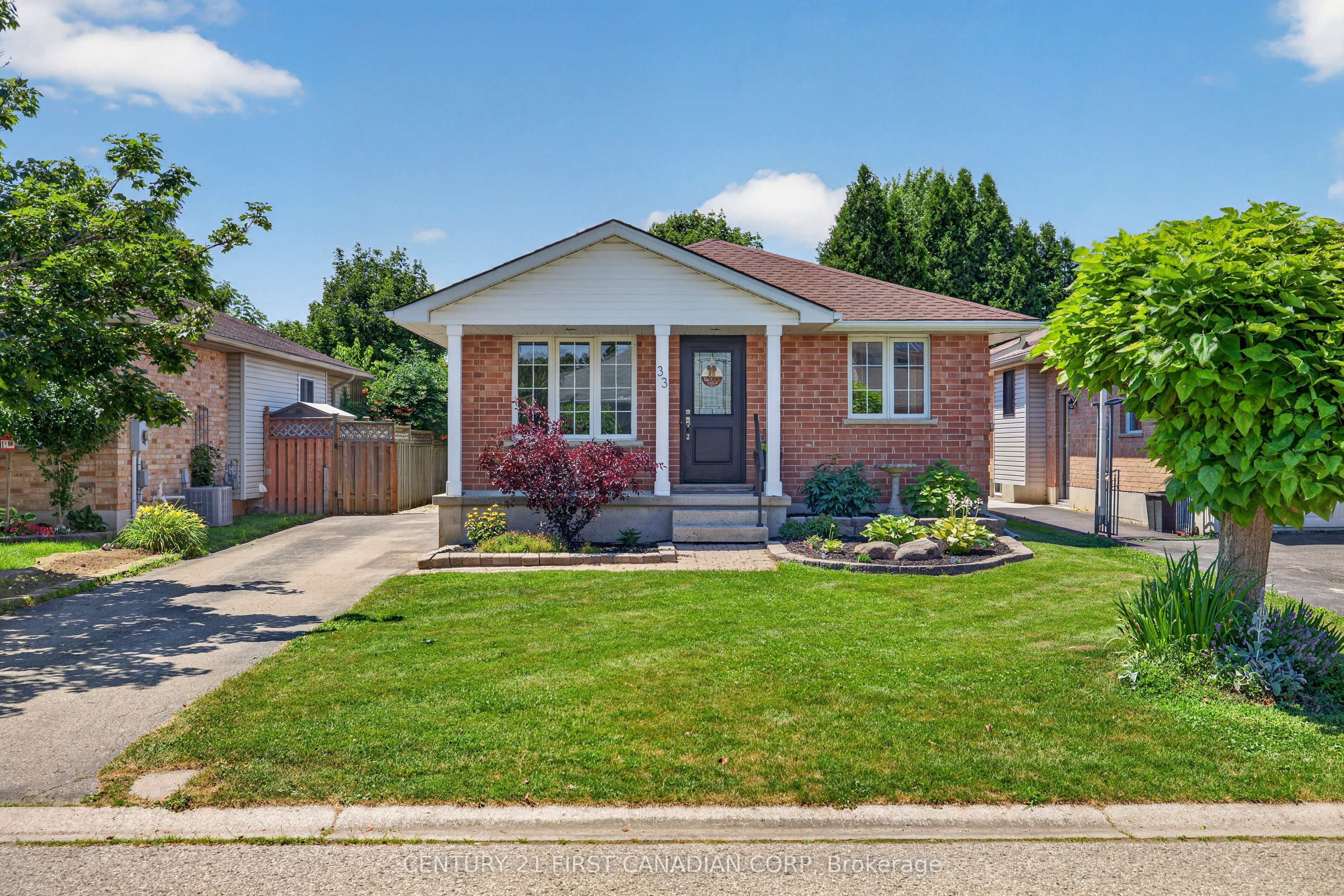 33 Oldewood Crescent, St. Thomas, ON N5R 6B2