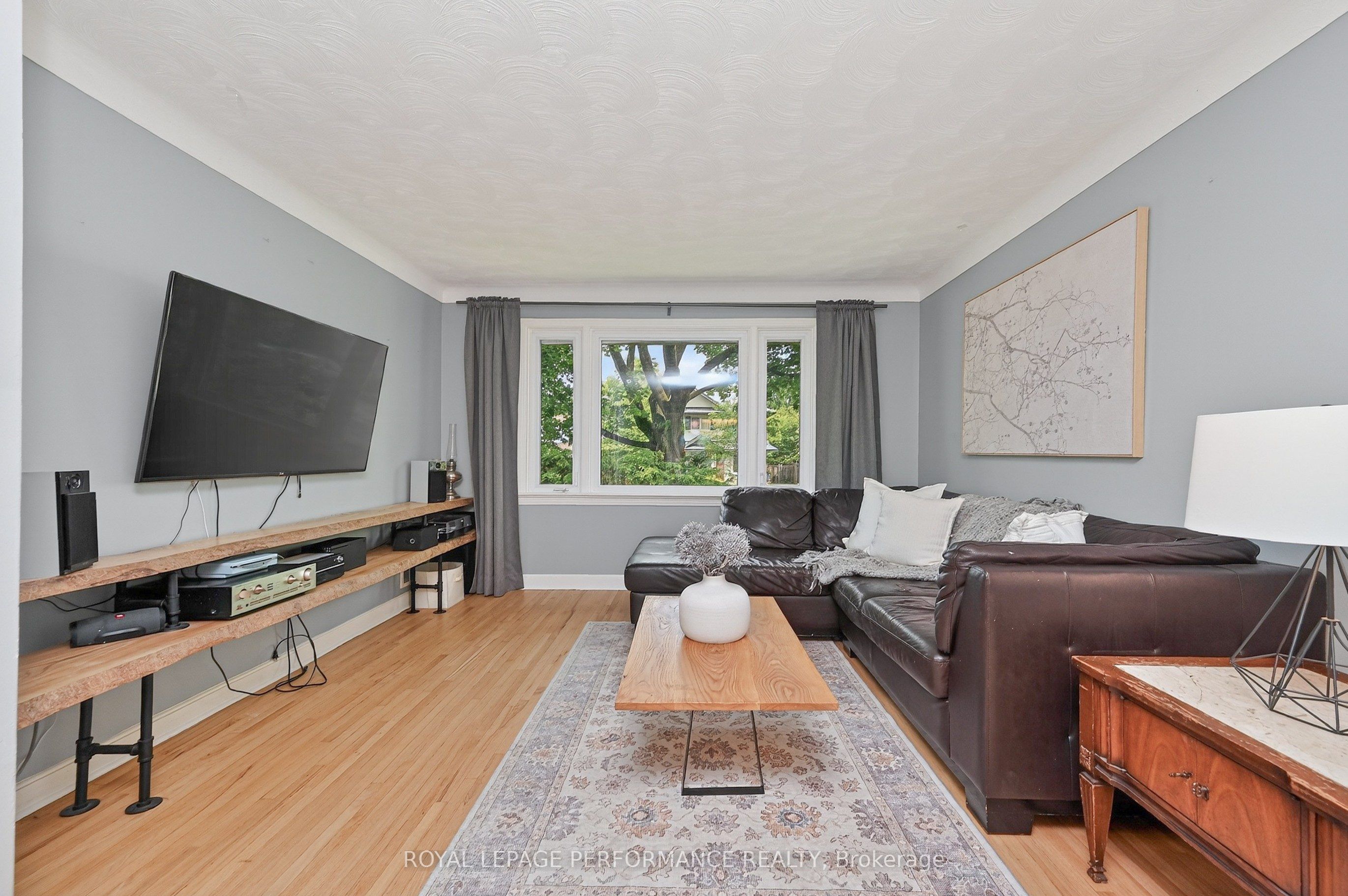140 Begonia Avenue, Alta Vista and Area, ON K1H 6E4 photo 5