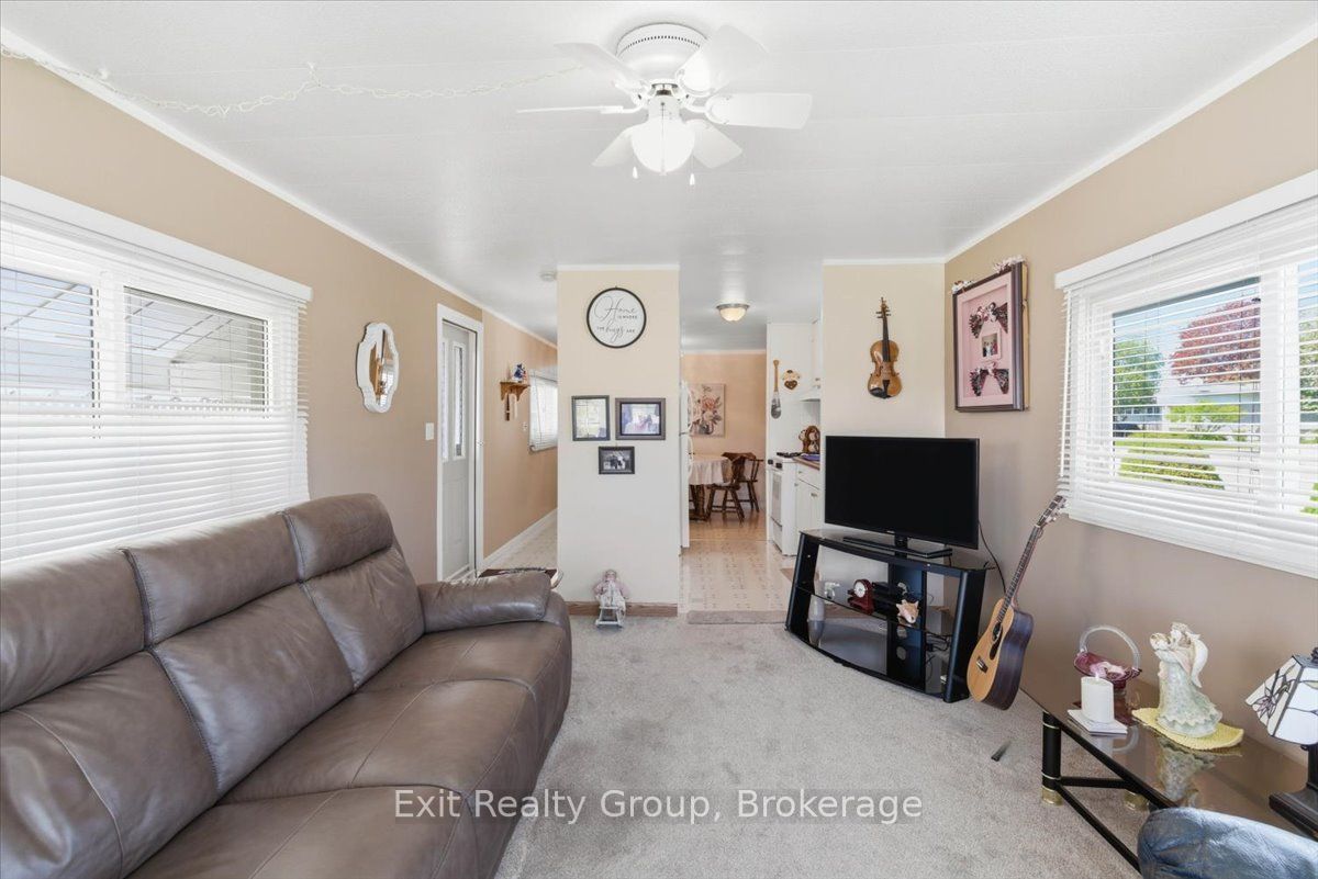 5 Chapel Boulevard, Quinte West, ON K8N 4Z3 photo 5