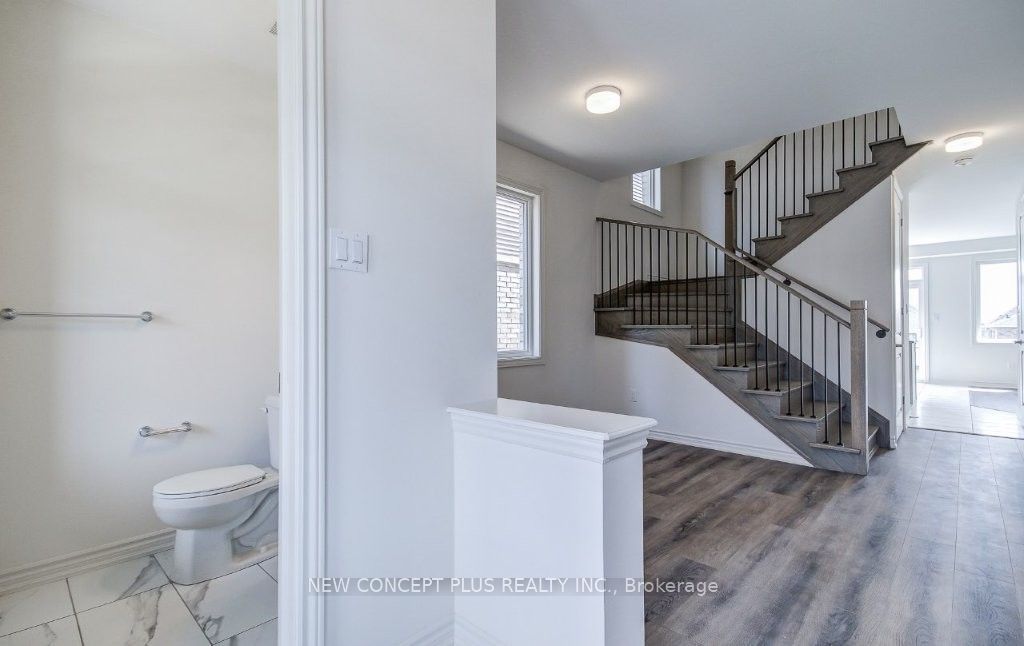 1042 Denton Drive, Cobourg, ON K9A 3T8 photo 5