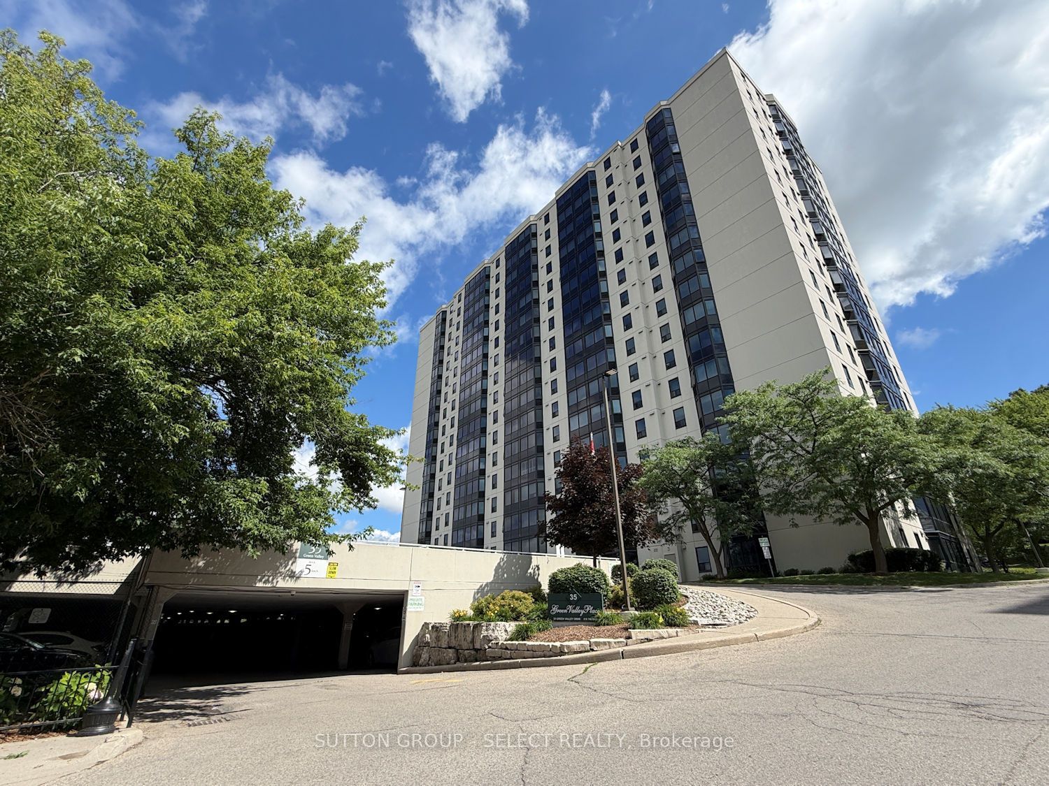 35 Green Valley Drive 609, Kitchener, ON N2P 2A5
