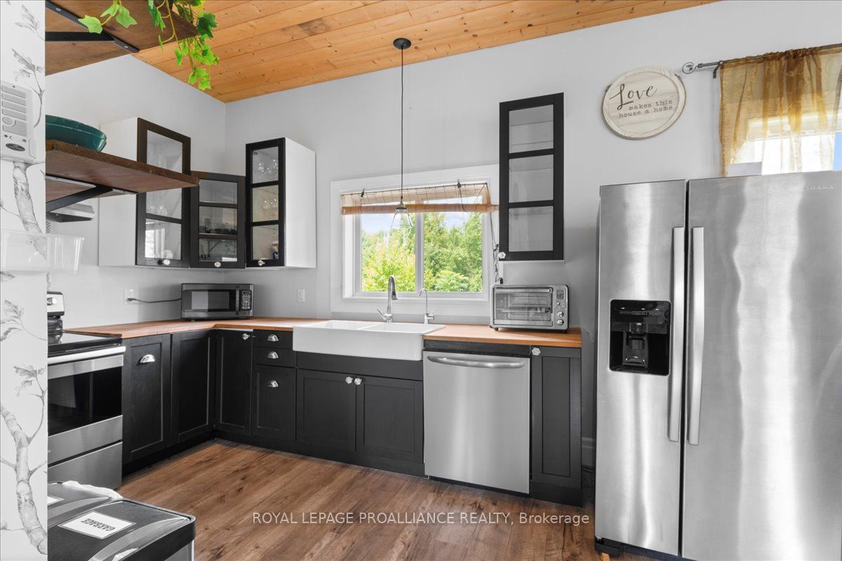 11251B Highway 41, Addington Highlands, ON K0H 1Z0 photo 4