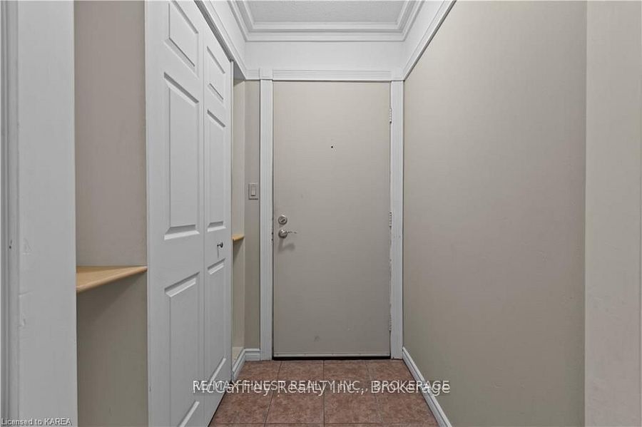 1010 PEMBRIDGE Crescent 110, Kingston, ON K7P 1A3 photo 2