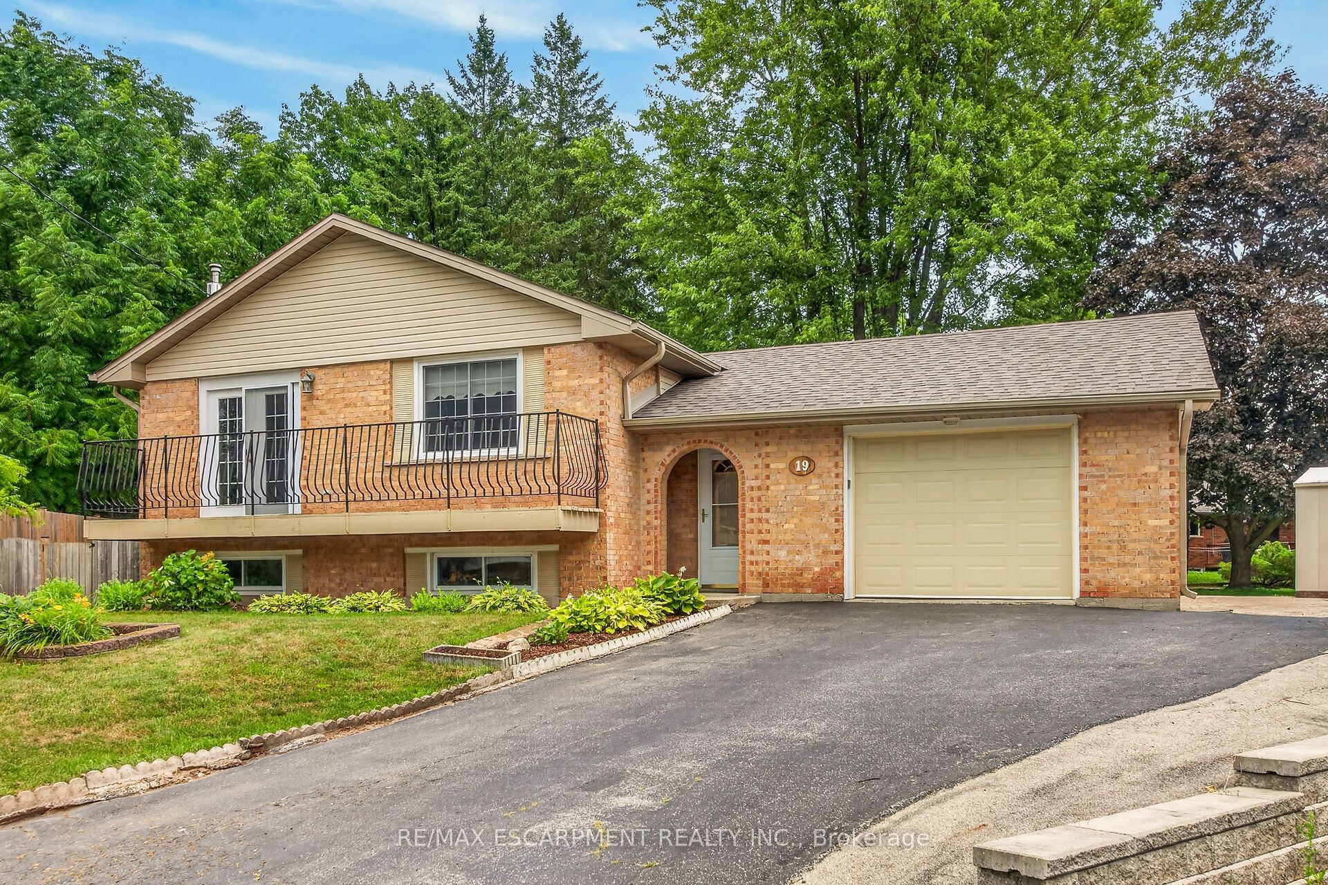 19 Burns Place, Haldimand, ON N3W 1G1
