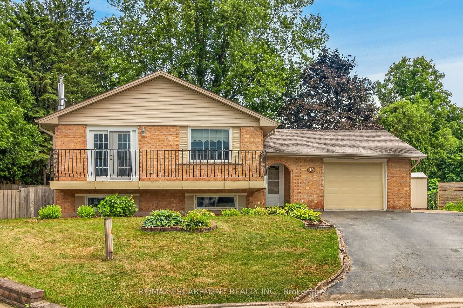 19 Burns Place, Haldimand, ON N3W 1G1 photo 2