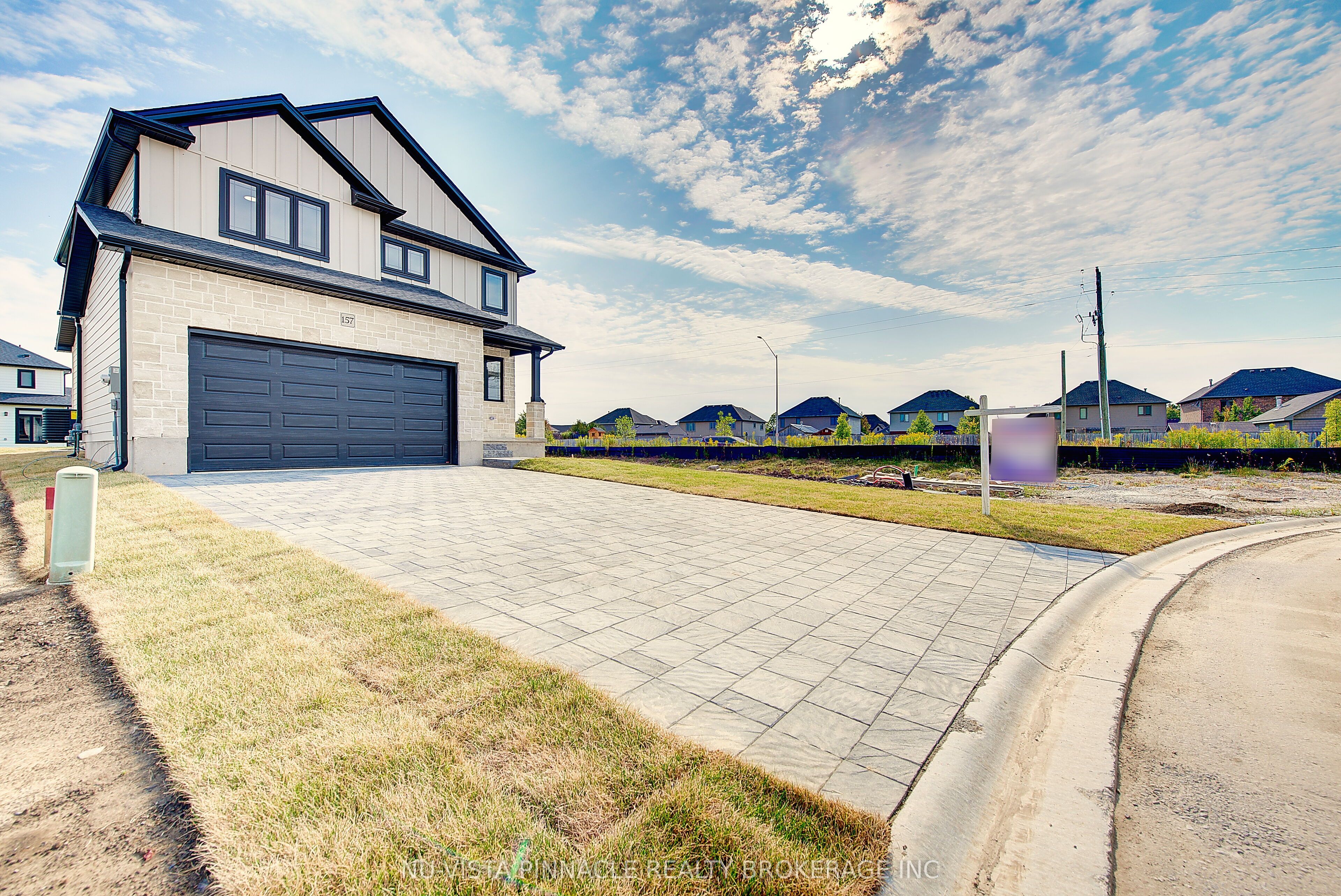 10 Woodmere Path, Middlesex Centre, ON N0M 2A0 photo 3