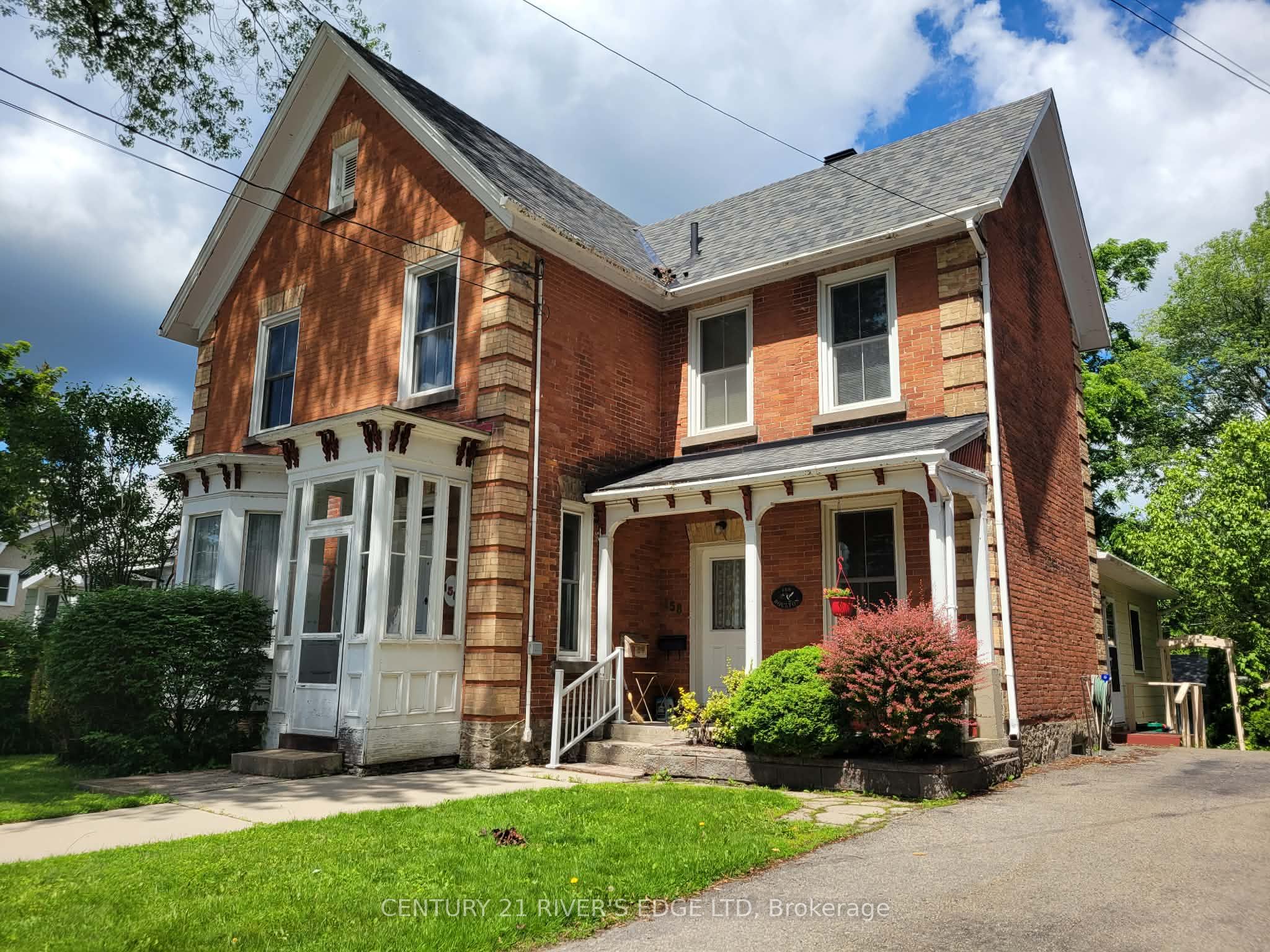 158 Pearl Street W, Brockville, ON K6V 4C6 photo 3