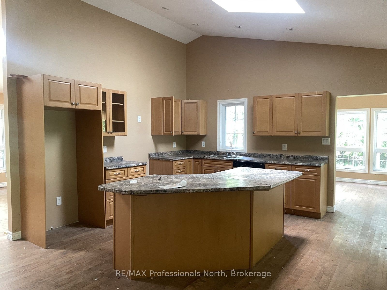 1170 Bushwolf Lake Road, Dysart et al, ON K0M 1S0 photo 2