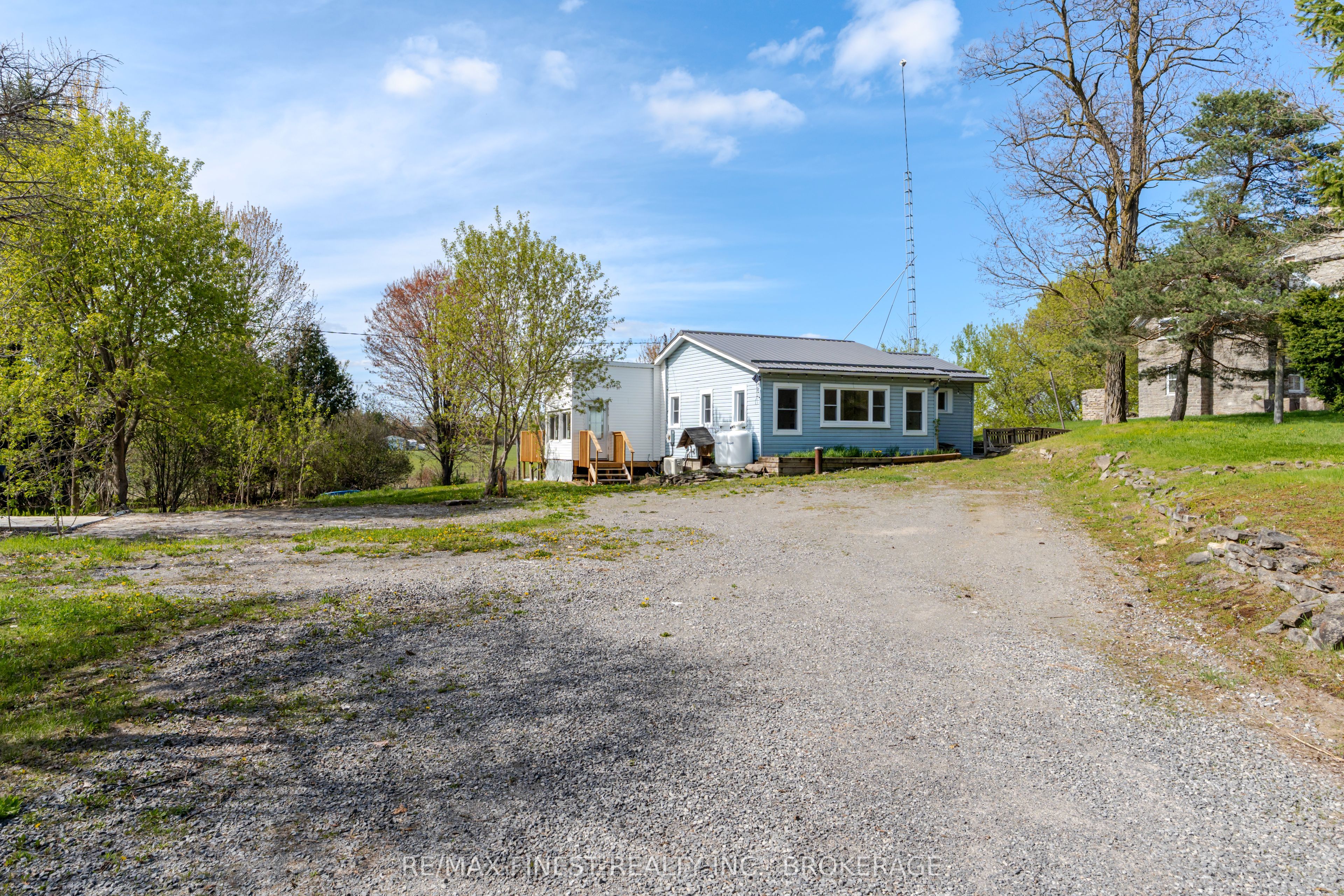 6804 6th Concession Road, Elizabethtown-Kitley, ON K6V 5T5 photo 2