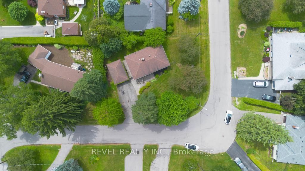 16 Carrington Court, Hamilton, ON L9A 4N6 photo 4