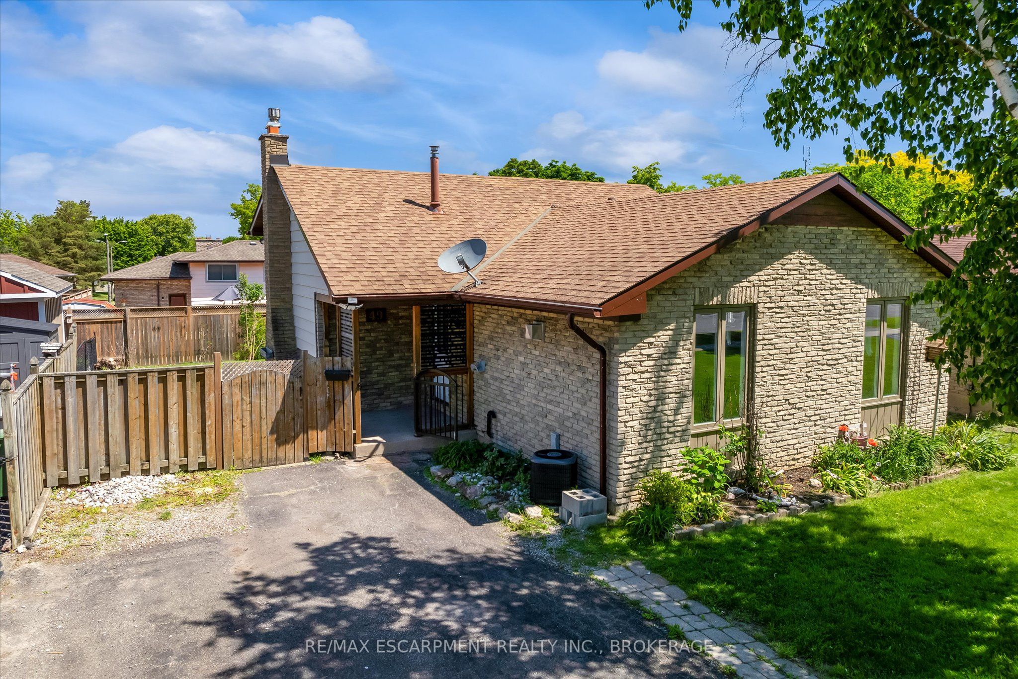 49 Grove Avenue, St. Catharines, ON L2P 1C9 photo 2
