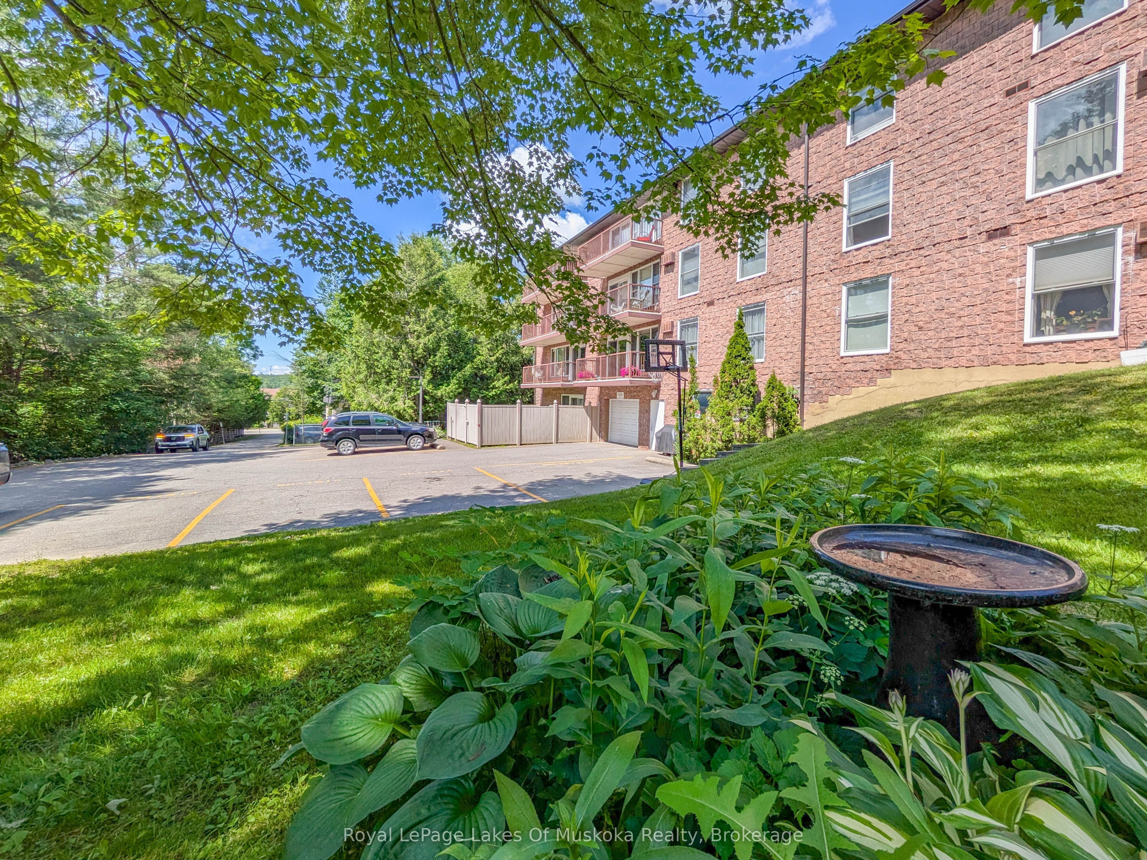 38 Monck Road 101, Bracebridge, ON P1L 1P4 photo 5