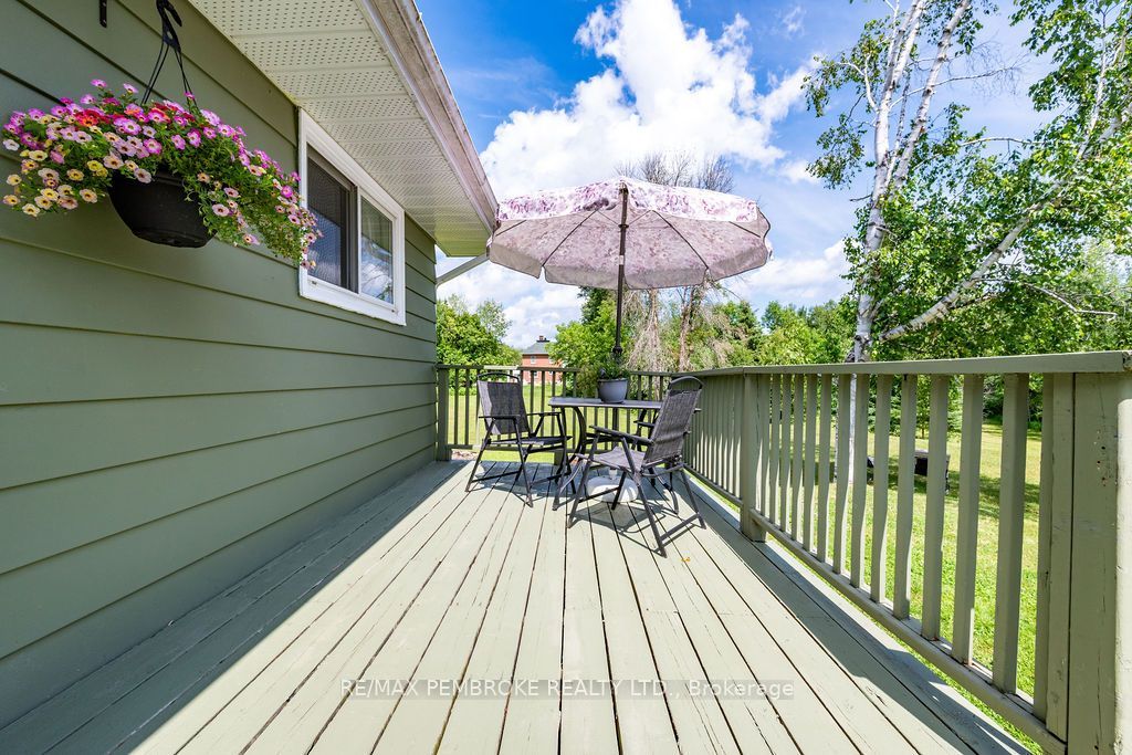 1369 B Greenwood Road, Whitewater Region, ON K8A 6W3 photo 4
