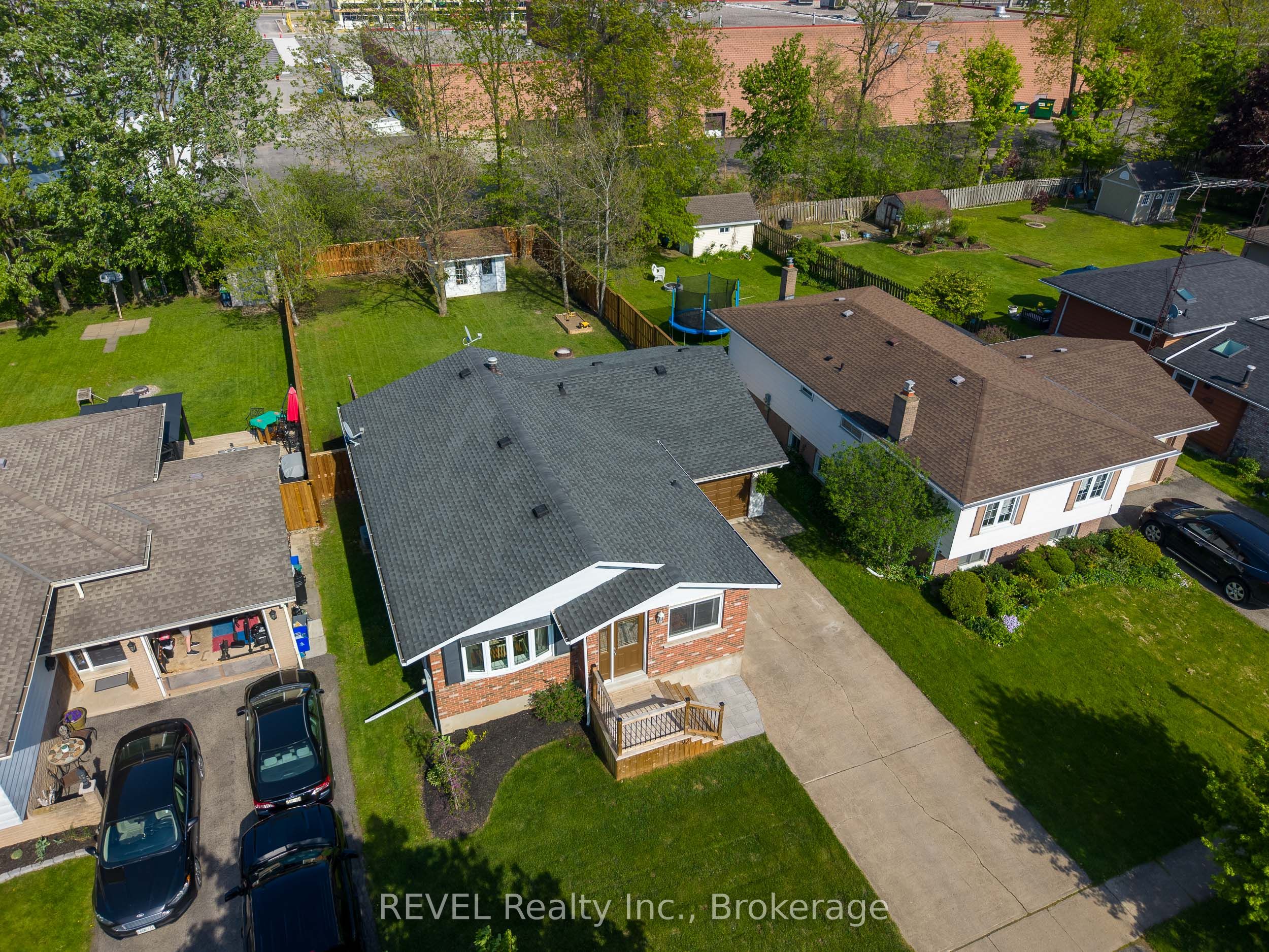 92 Royal Oak Drive, Welland, ON L3C 5V9 photo 3