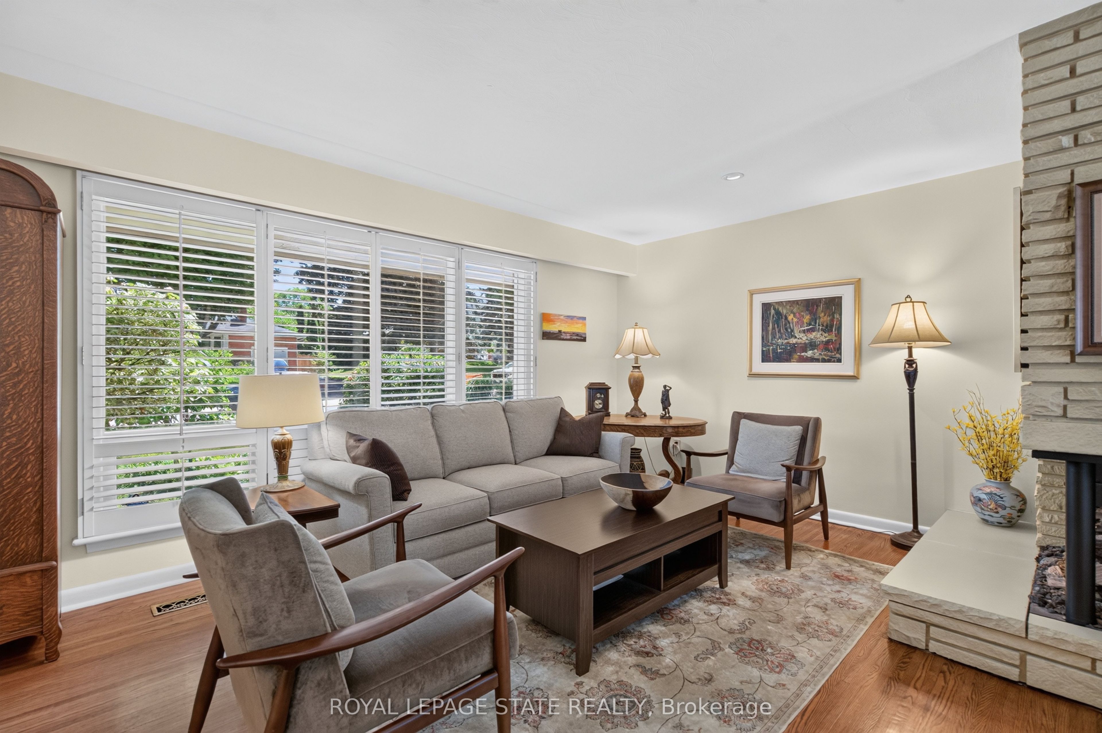657 Iroquois Avenue, Hamilton, ON L9G 3B6 photo 5