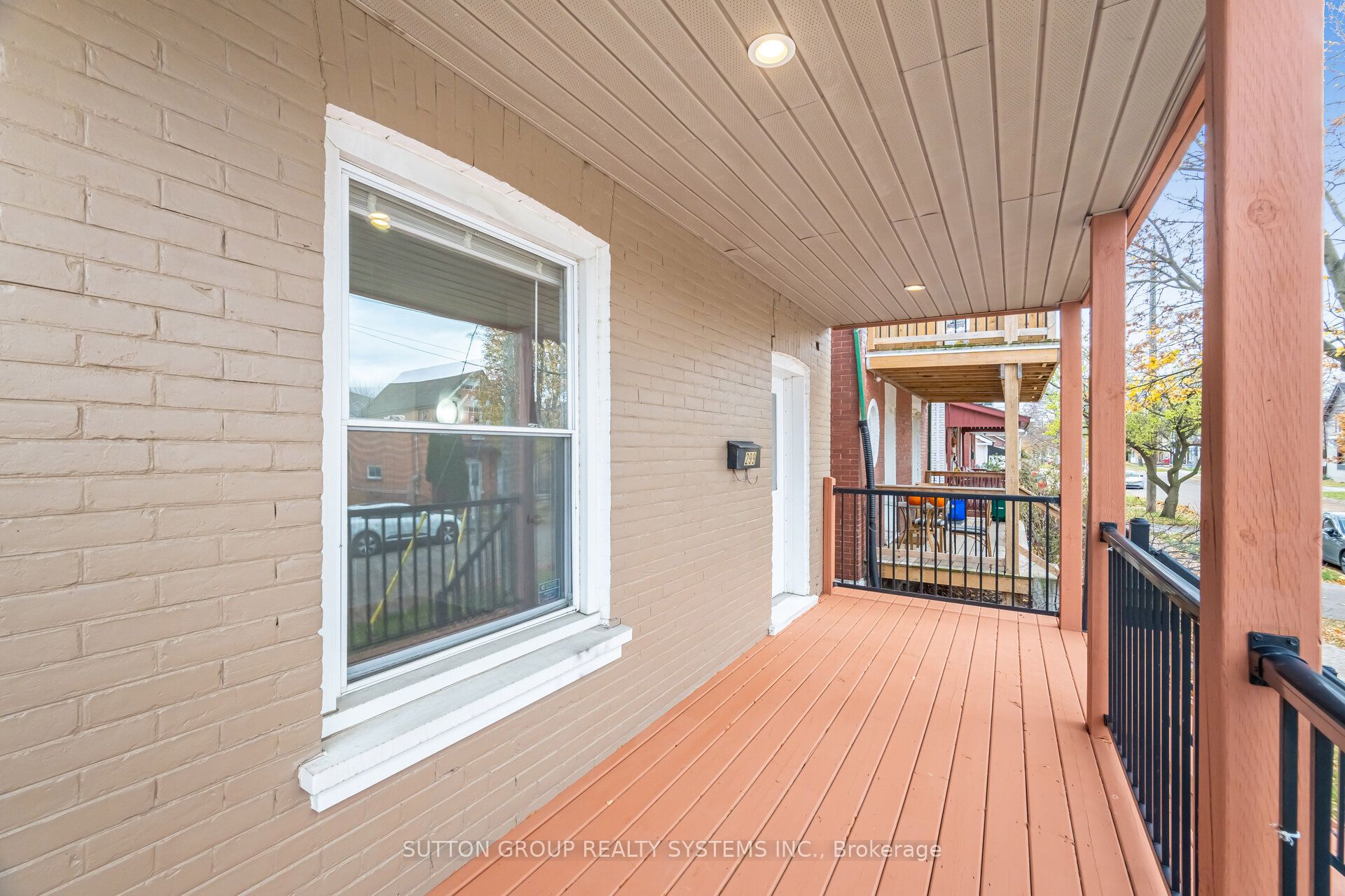 299 Park Avenue, Brantford, ON N3S 5L2 photo 4