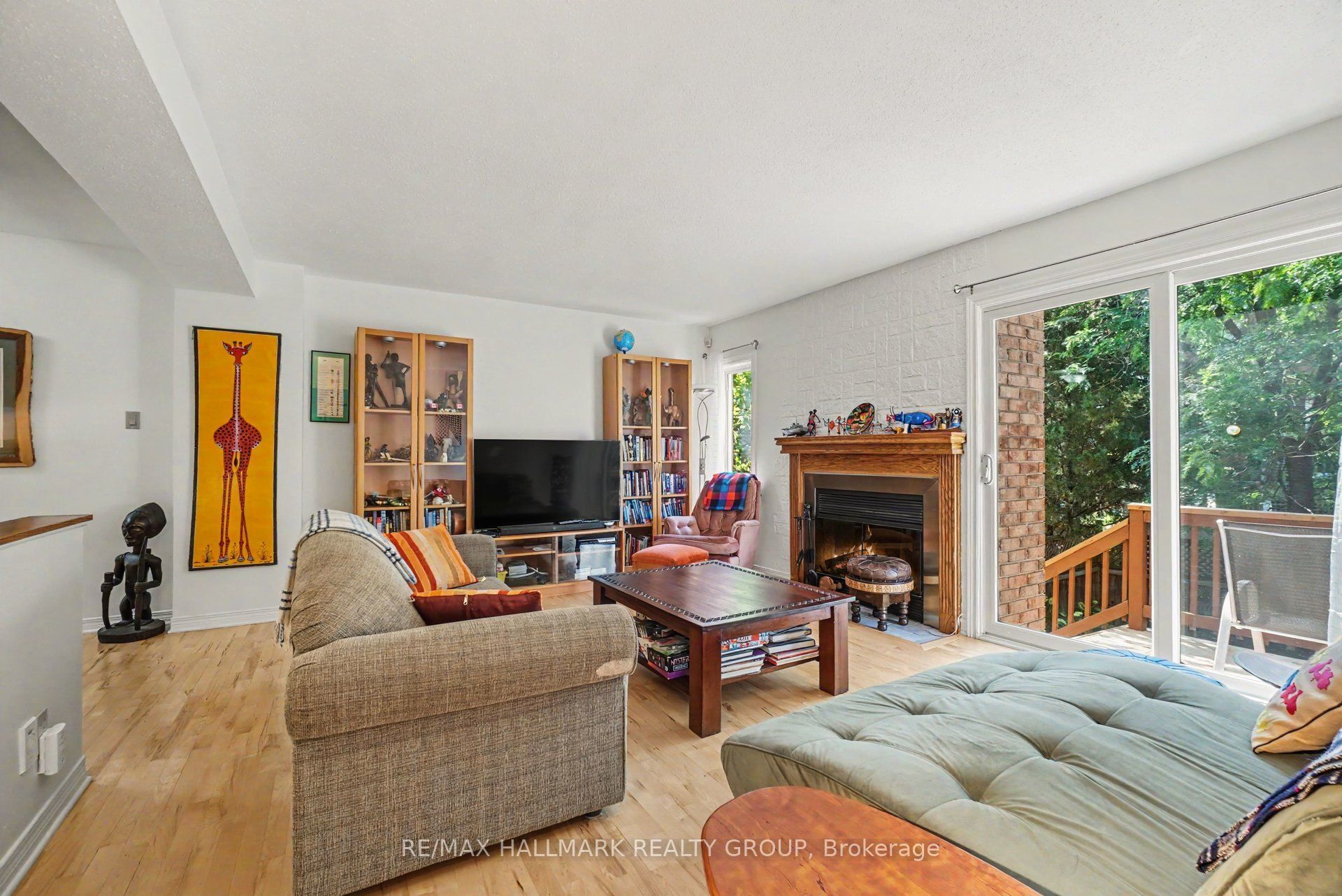 48 Dunbarton Court, Manor Park - Cardinal Glen and Area, ON K1K 4L4 photo 4