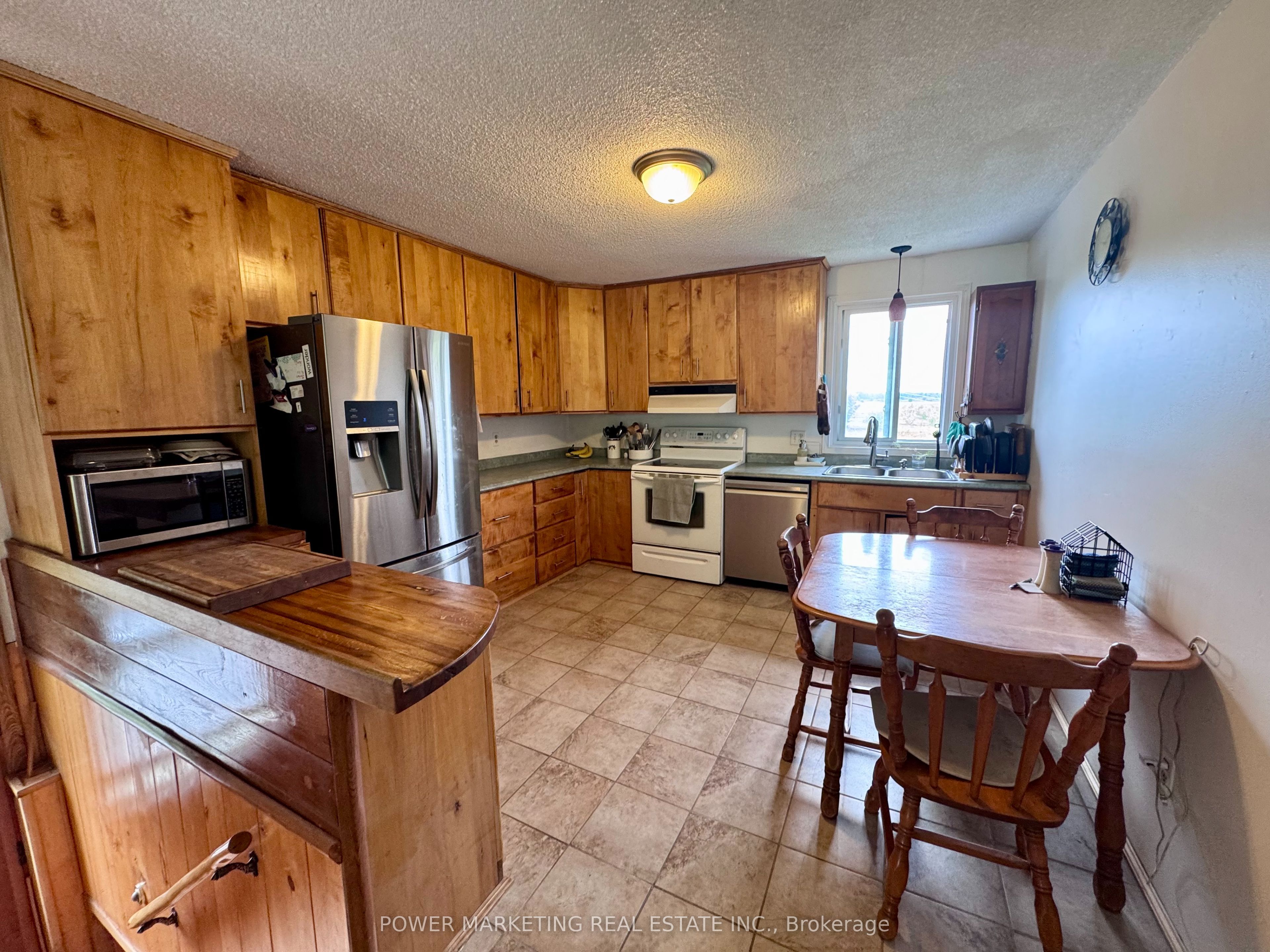 4828 Frank Kenny Road, Orleans - Cumberland and Area, ON K0A 3H0 photo 5
