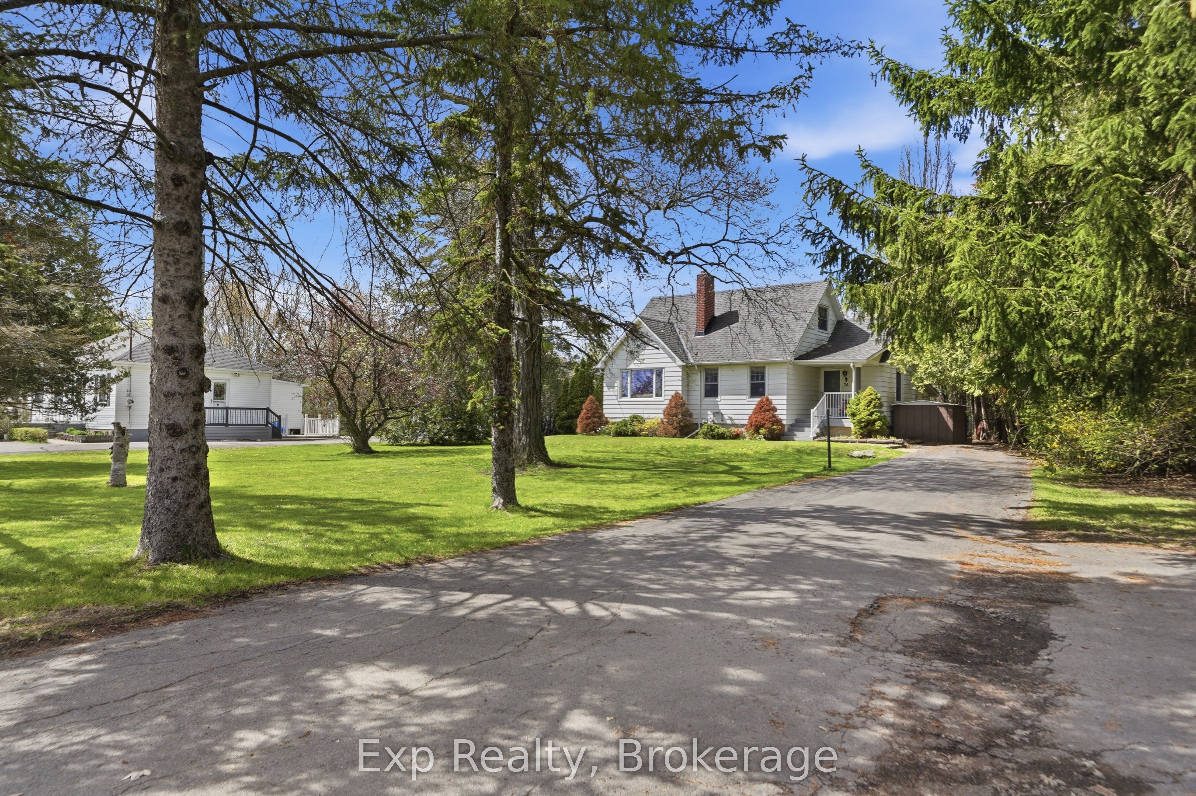 74 Sidney Street, Belleville, ON K8P 3Y8