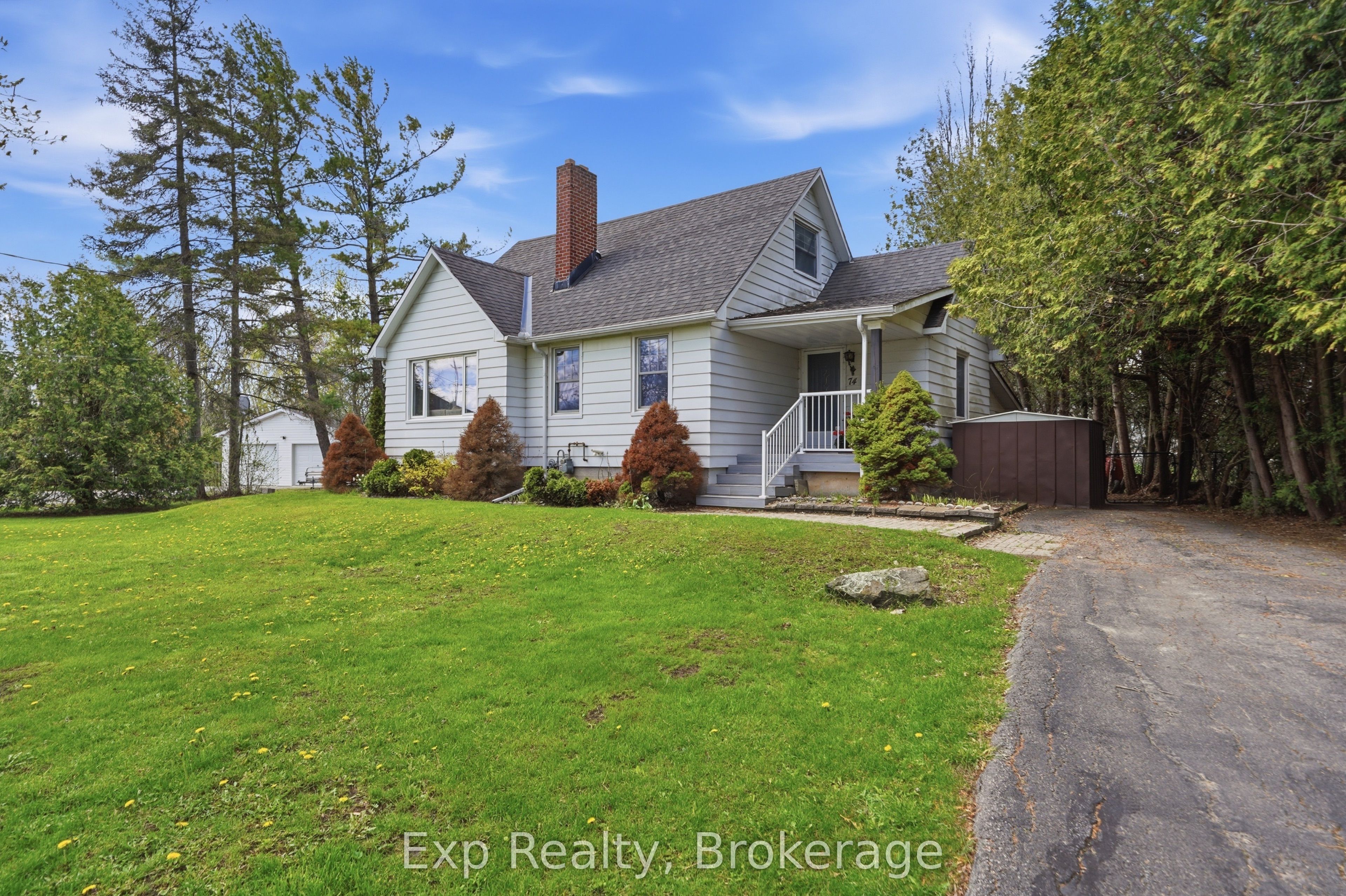 74 Sidney Street, Belleville, ON K8P 3Y8 photo 3