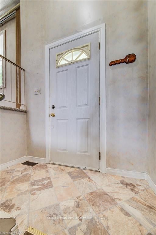602 Highpoint Avenue, Waterloo, ON N2L 4N1 photo 5