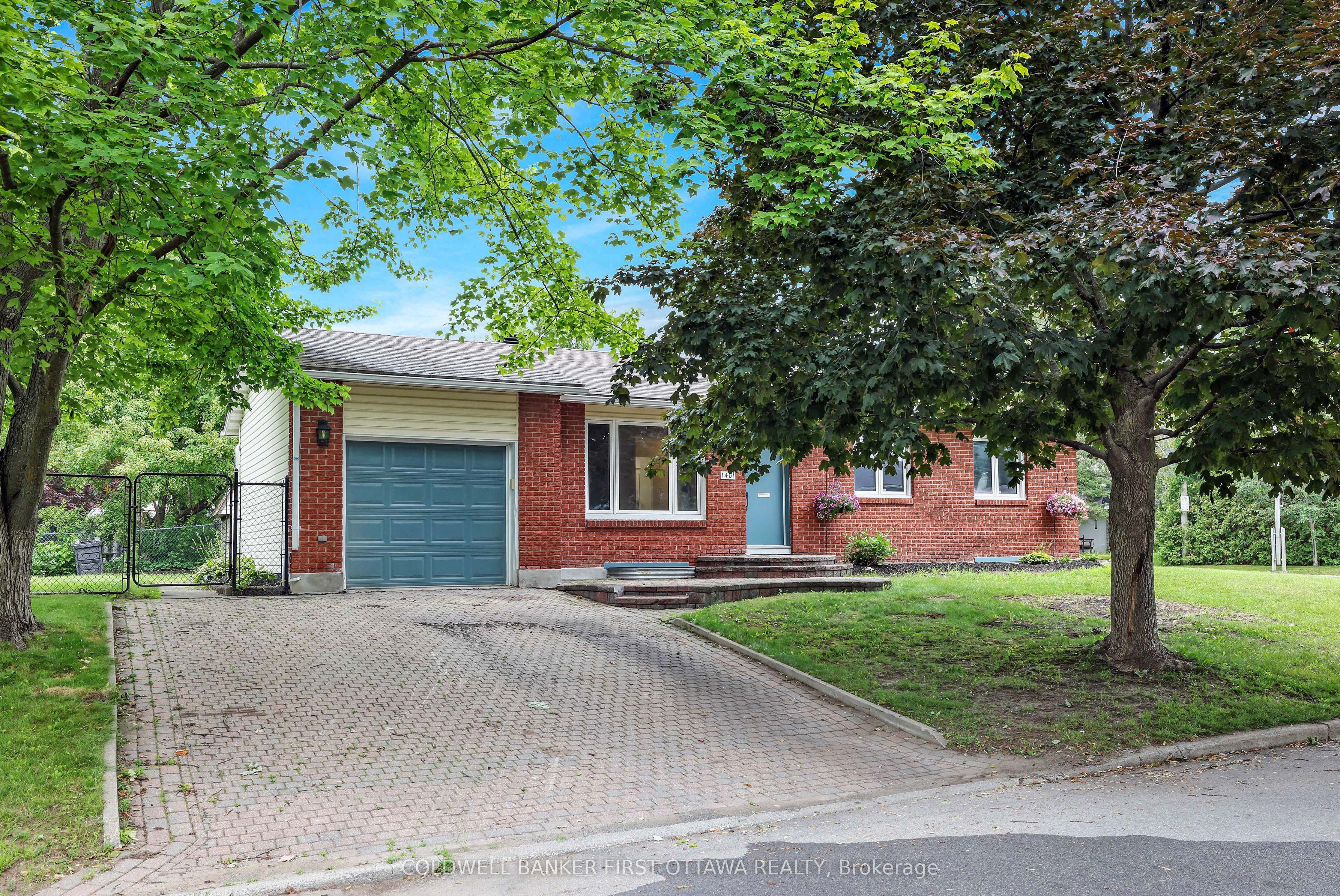 1401 METZ Crescent, Cyrville - Carson Grove - Pineview, ON K1K 3Z7