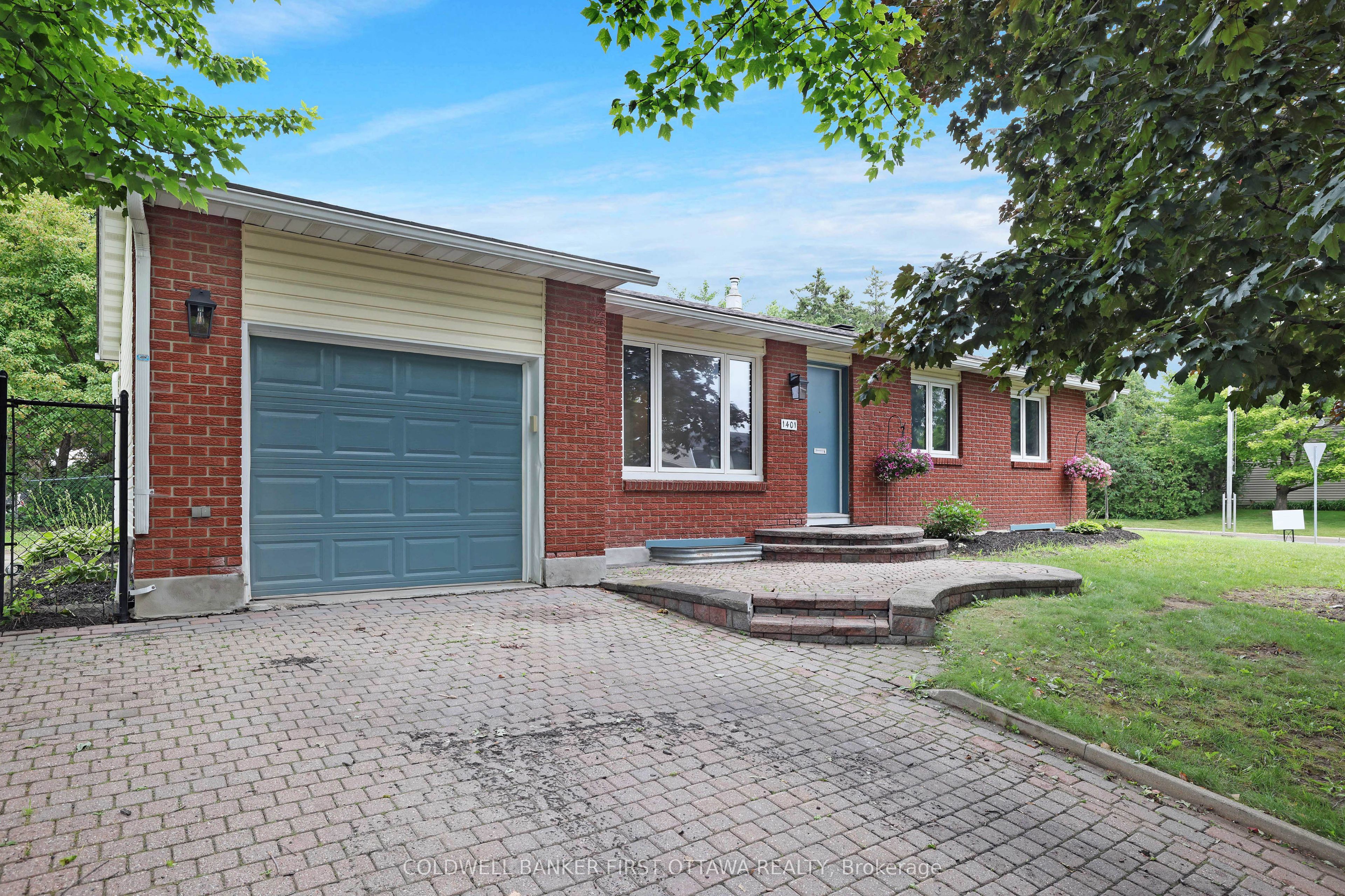 1401 METZ Crescent, Cyrville - Carson Grove - Pineview, ON K1K 3Z7 photo 5