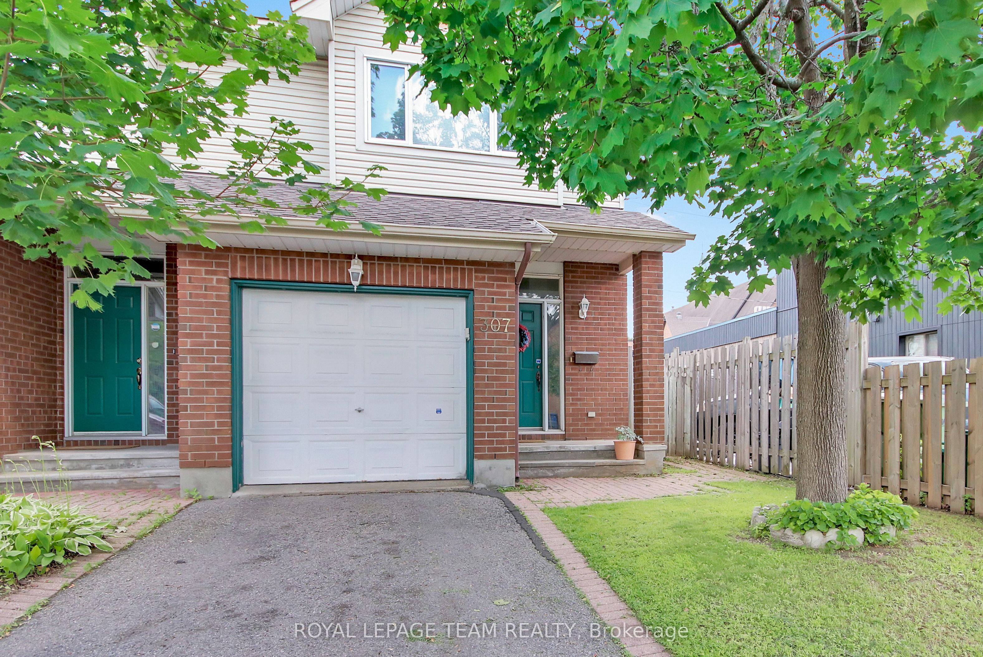 307 Cyr Avenue, Vanier and Kingsview Park, ON K1L 7N6 photo 4