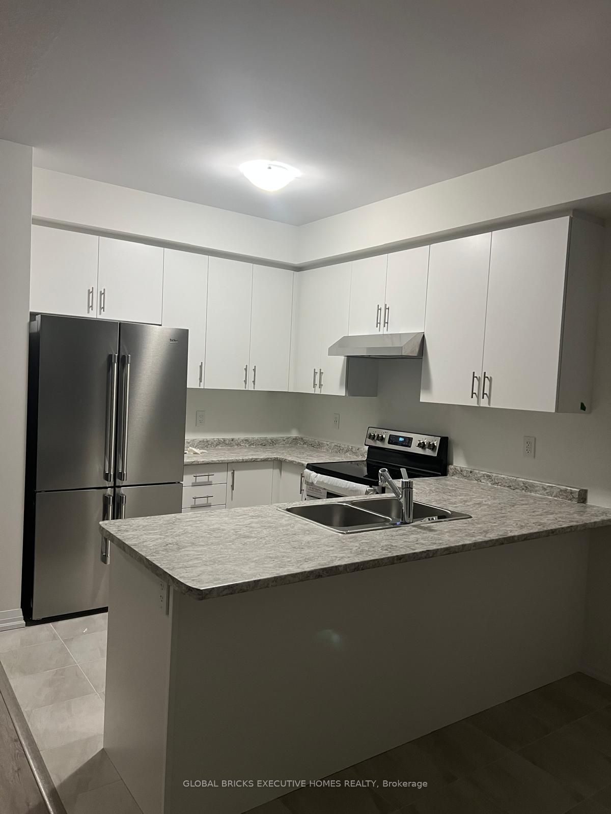 303 Starlight Avenue, Woolwich, ON N0B 1M0 photo 3