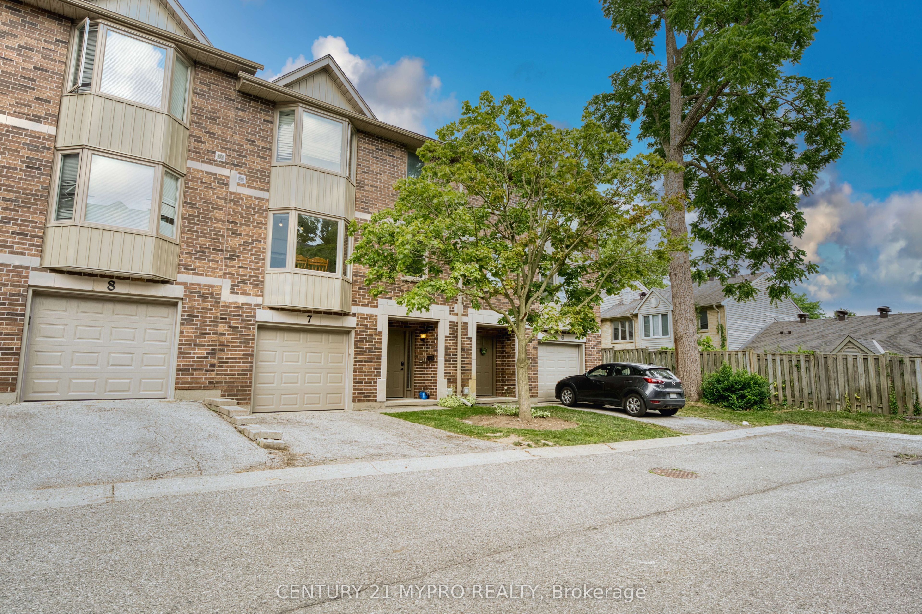 1548 Richmond Street 7, London North, ON N6G 4W7 photo 2