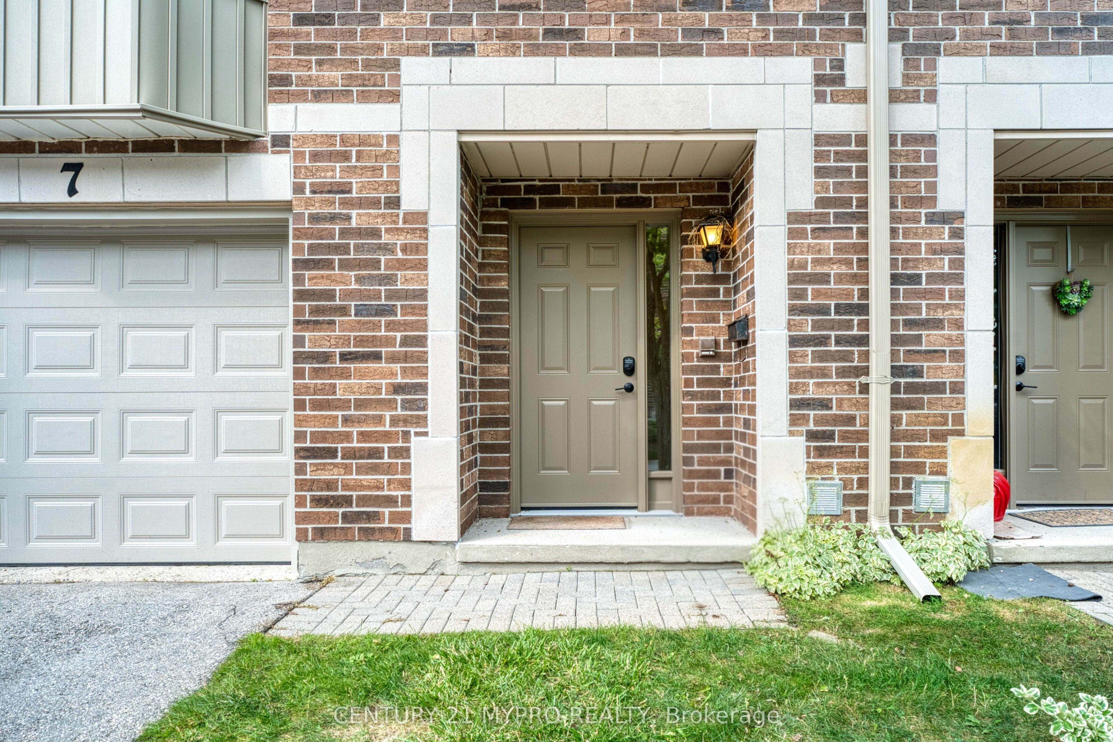 1548 Richmond Street 7, London North, ON N6G 4W7 photo 3