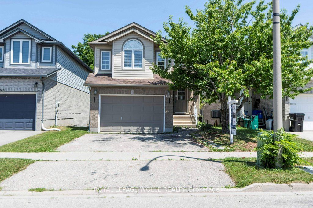 992 Copper Leaf Crescent, Kitchener, ON N2E 3W3