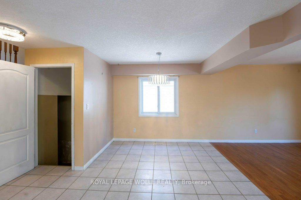 992 Copper Leaf Crescent, Kitchener, ON N2E 3W3 photo 5
