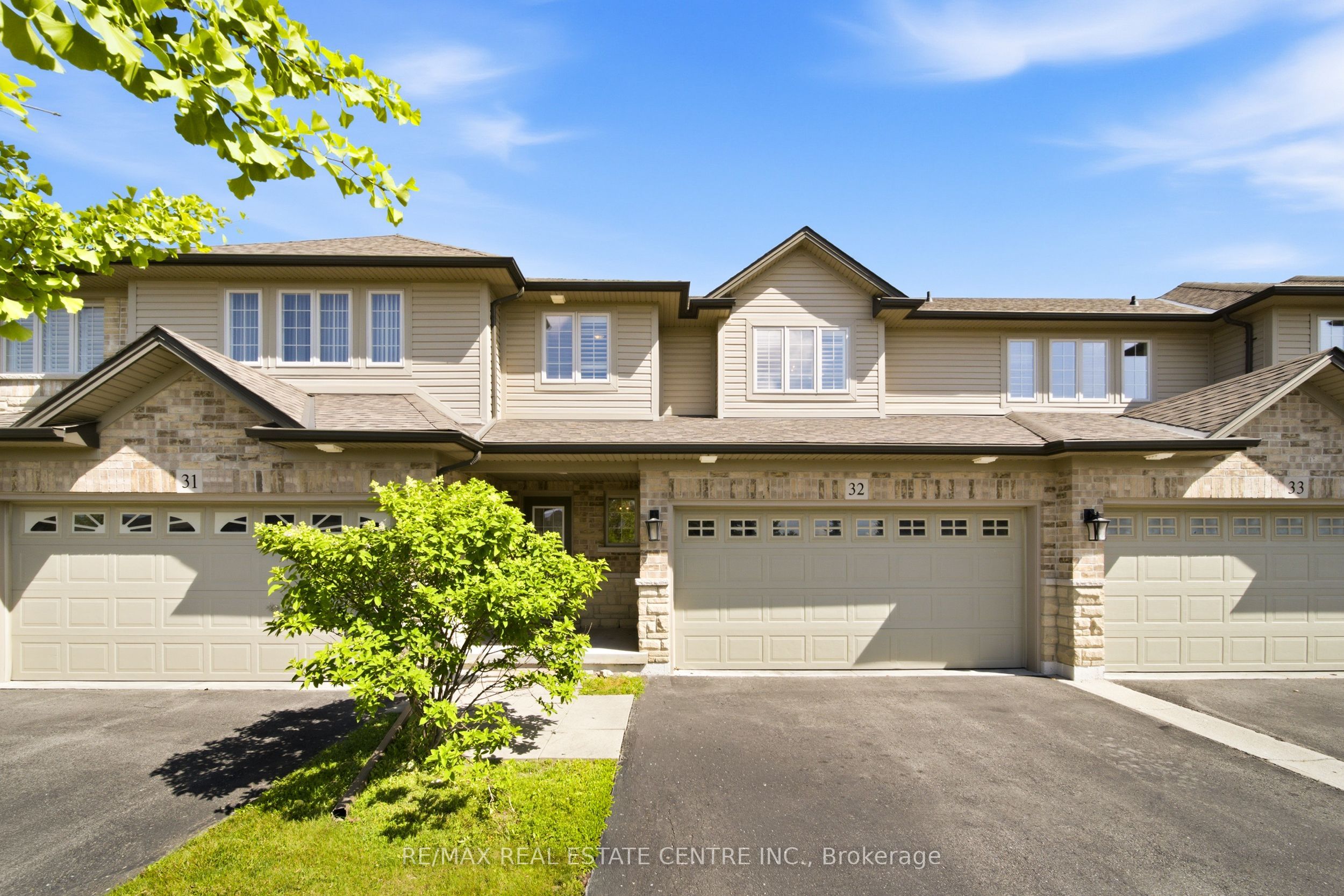 441 Stonehenge Drive 32, Hamilton, ON L9K 0B1 photo 2