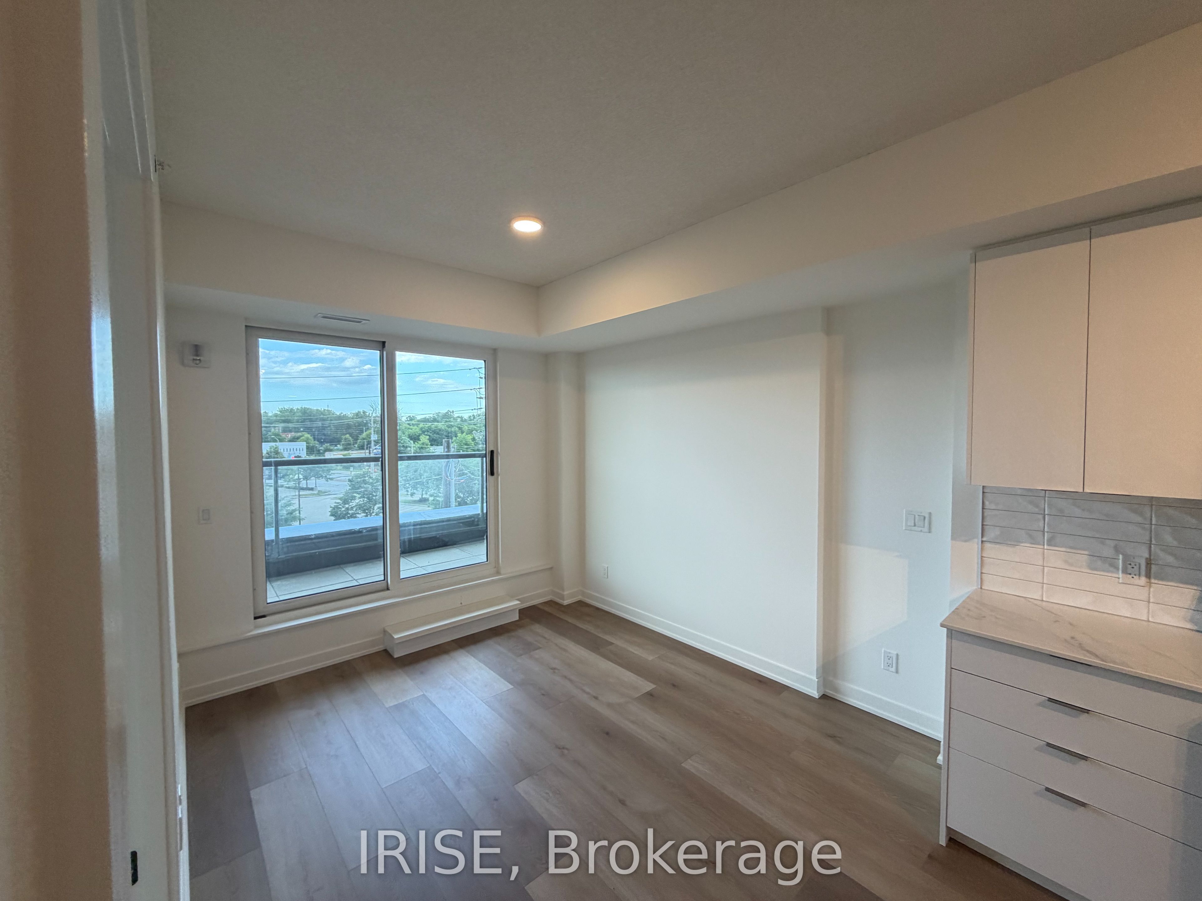 33 Erie Avenue 304, Brantford, ON N3S 0K7 photo 4