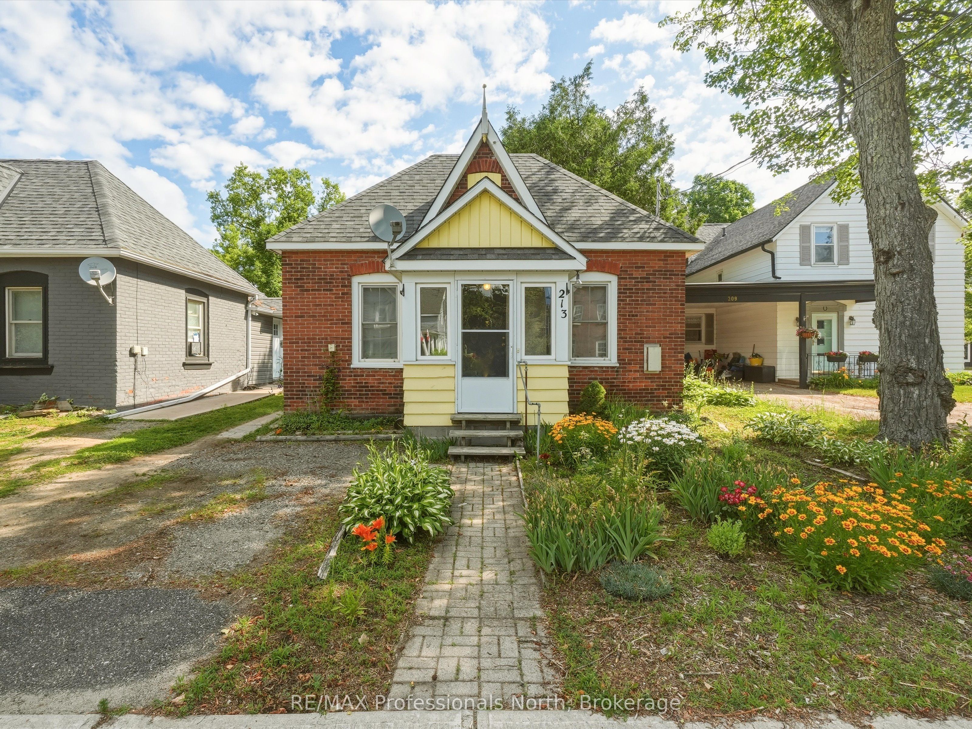213 James Street, Bracebridge, ON P1L 2B8