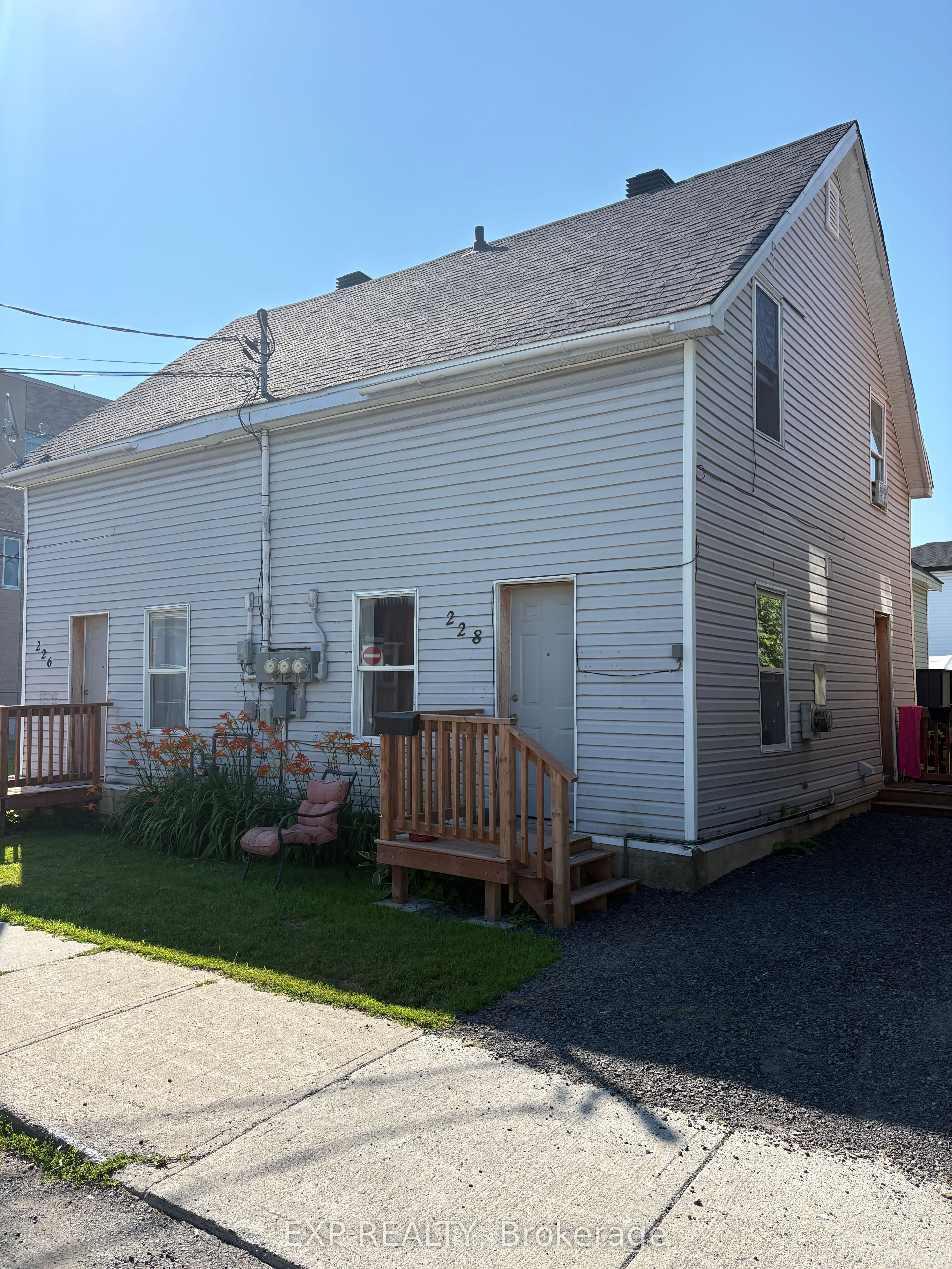 228 First Street W, Cornwall, ON K6J 1C5 photo 3