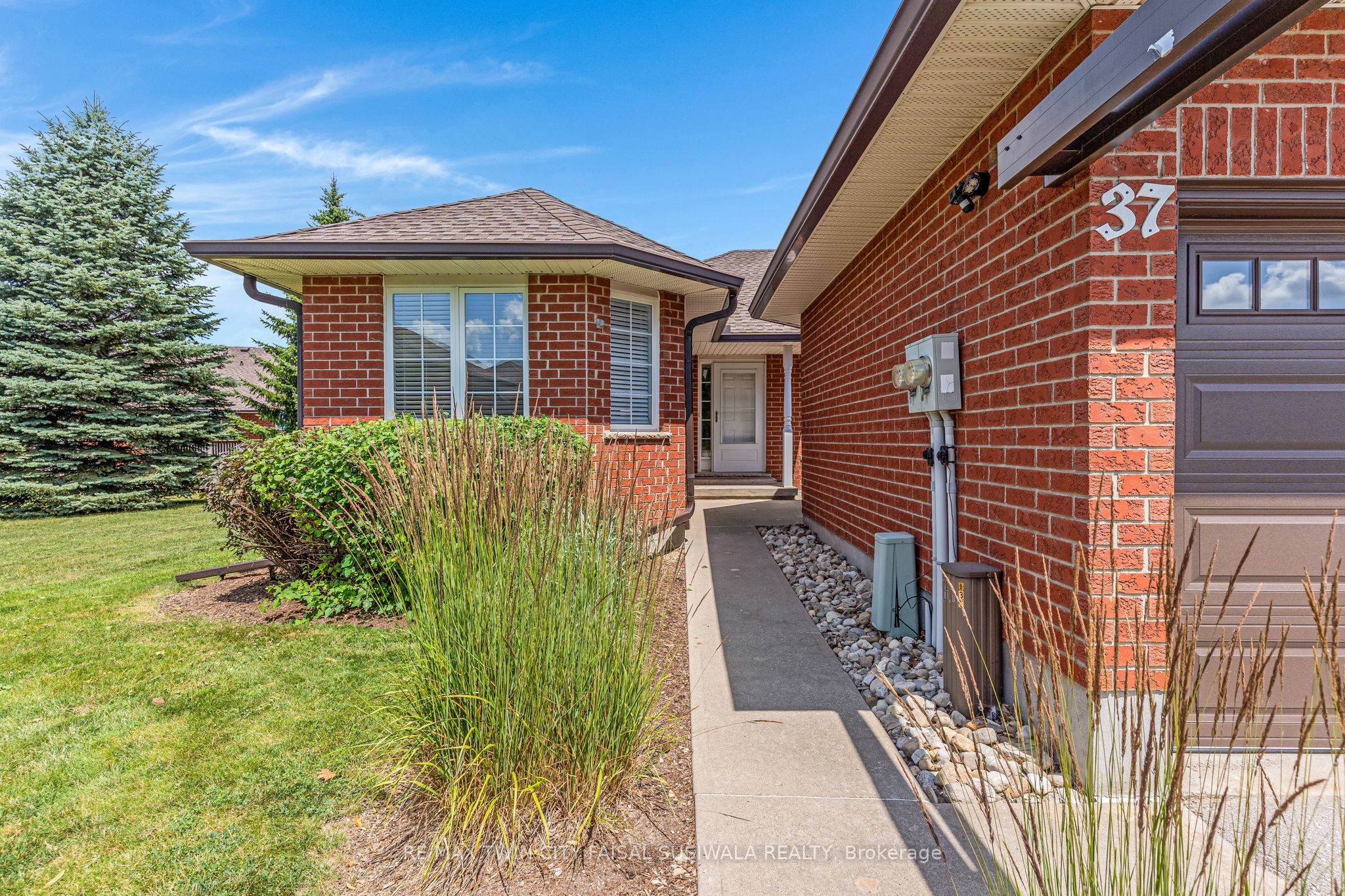 10 Isherwood Avenue 37, Cambridge, ON N1R 8L5 photo 3